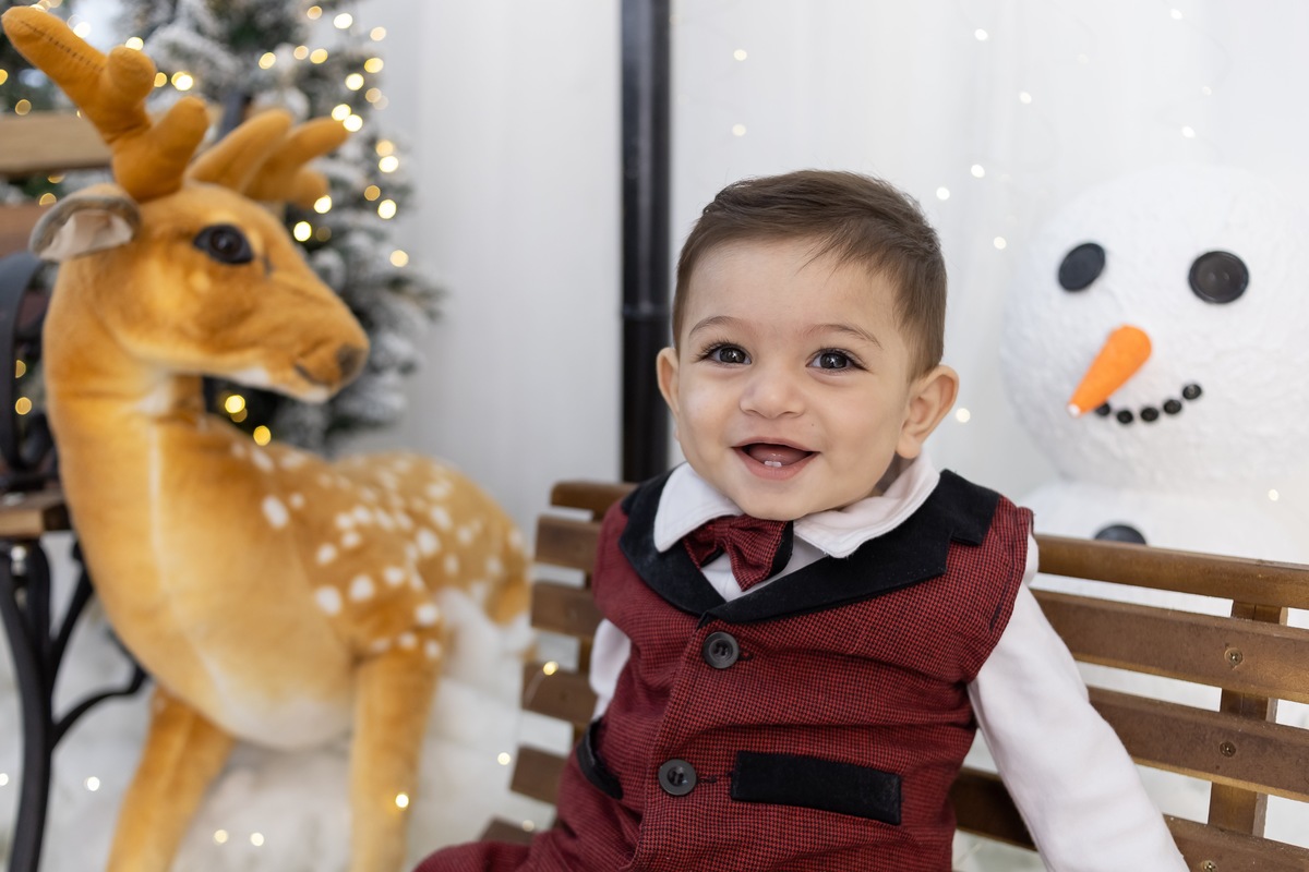 Ensaio de Natal em estudio. Fotografo em Londrina especializado em ensaios de bebes, família e crianças. Momento registrado pela fotografa Giscellayne.