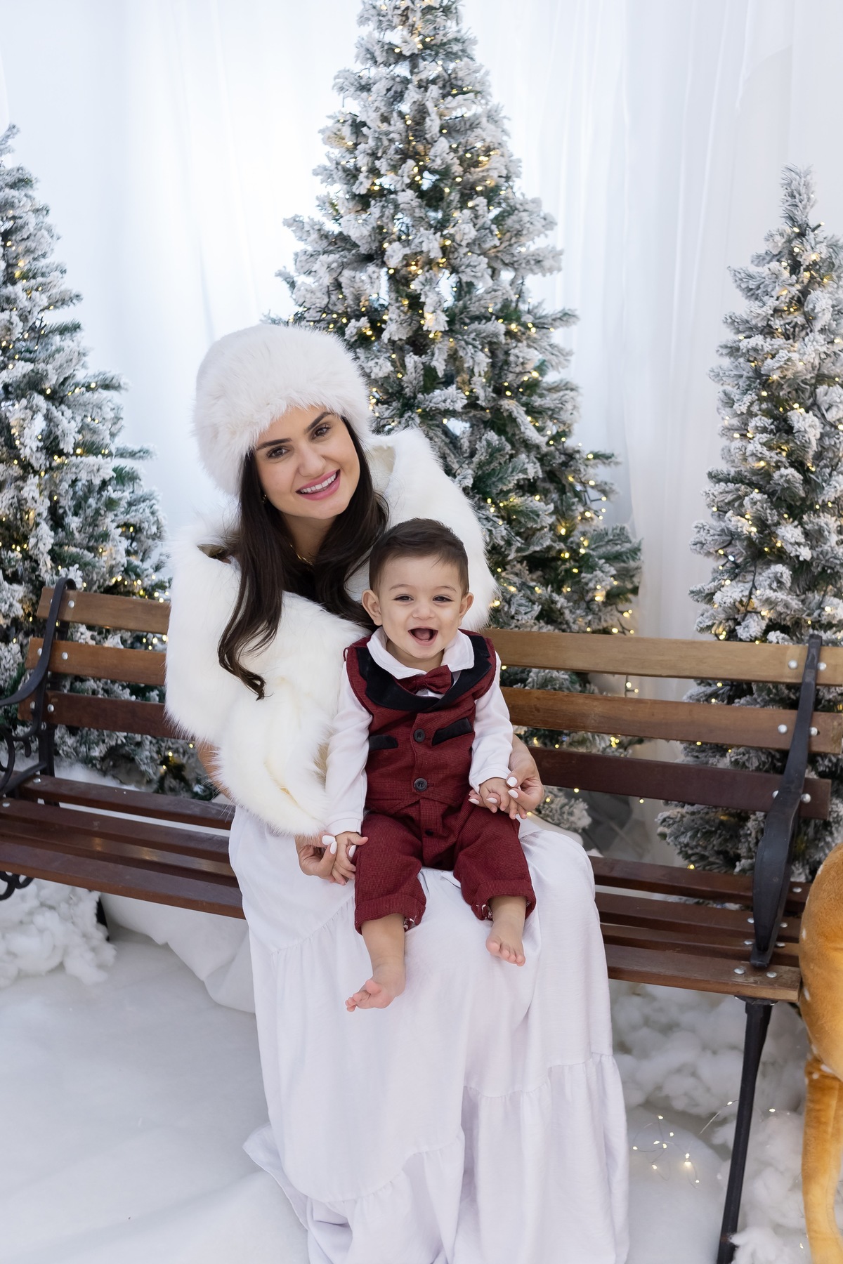 Ensaio de Natal em estudio. Fotografo em Londrina especializado em ensaios de bebes, família e crianças. Momento registrado pela fotografa Giscellayne.