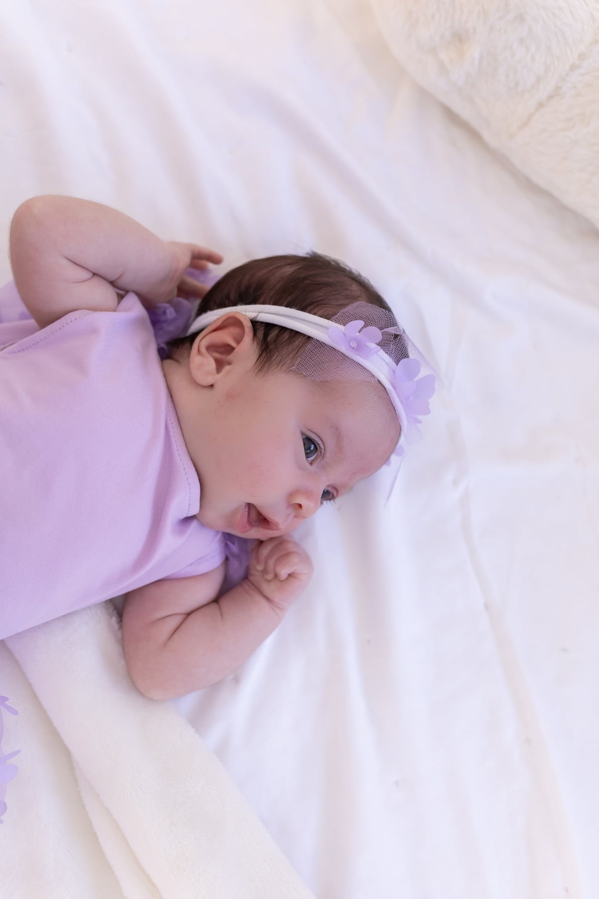 Ensaio de newborn em estúdio. Fotografo em Londrina especializado em ensaios de bebes, família e crianças. Momento registrado pela fotografa Giscellayne.