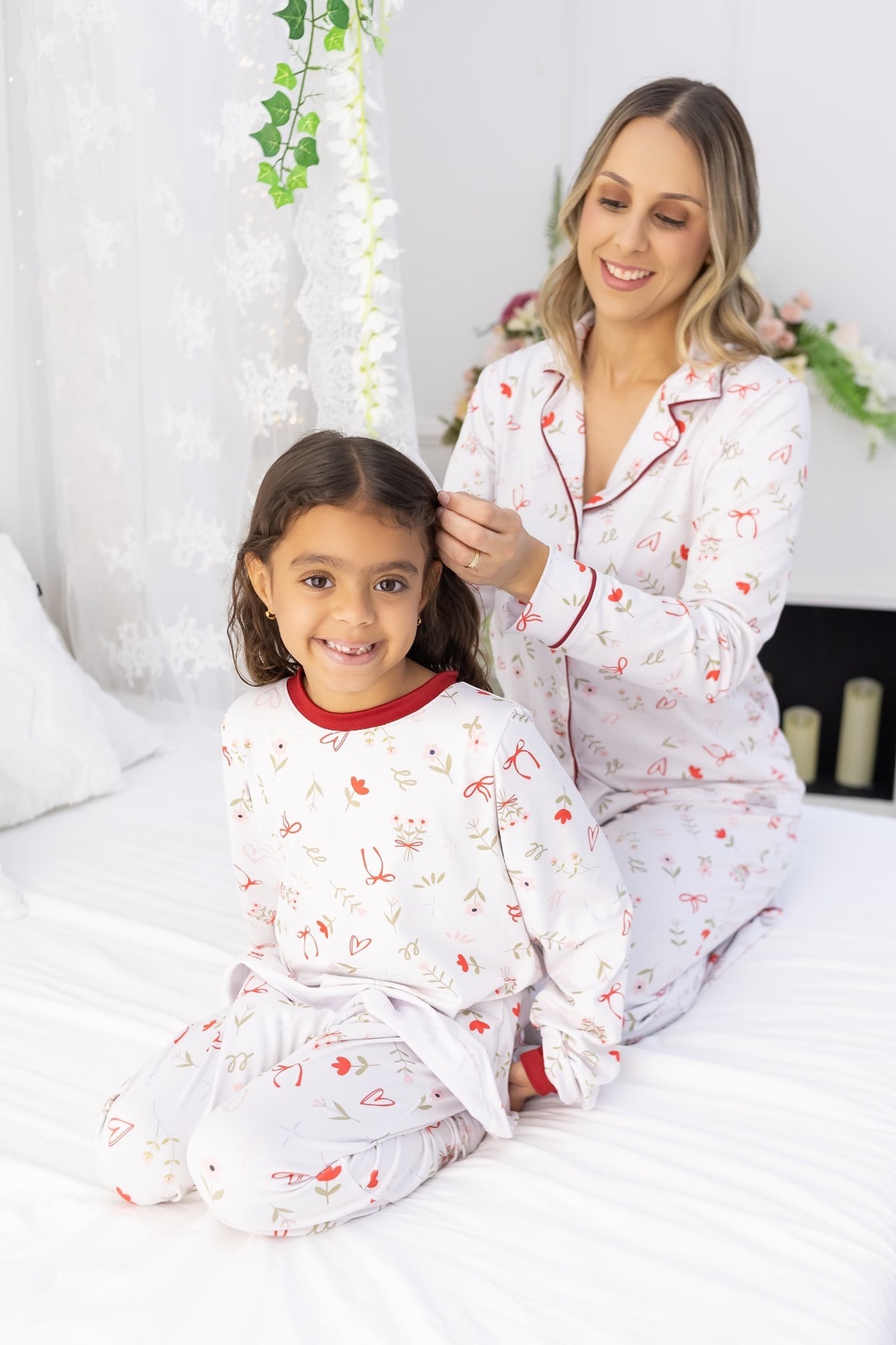 Ensaio de smash the cake em estúdio. Fotografo em Londrina especializado em ensaios de bebes, família e crianças. Momento registrado pela fotografa Giscellayne.