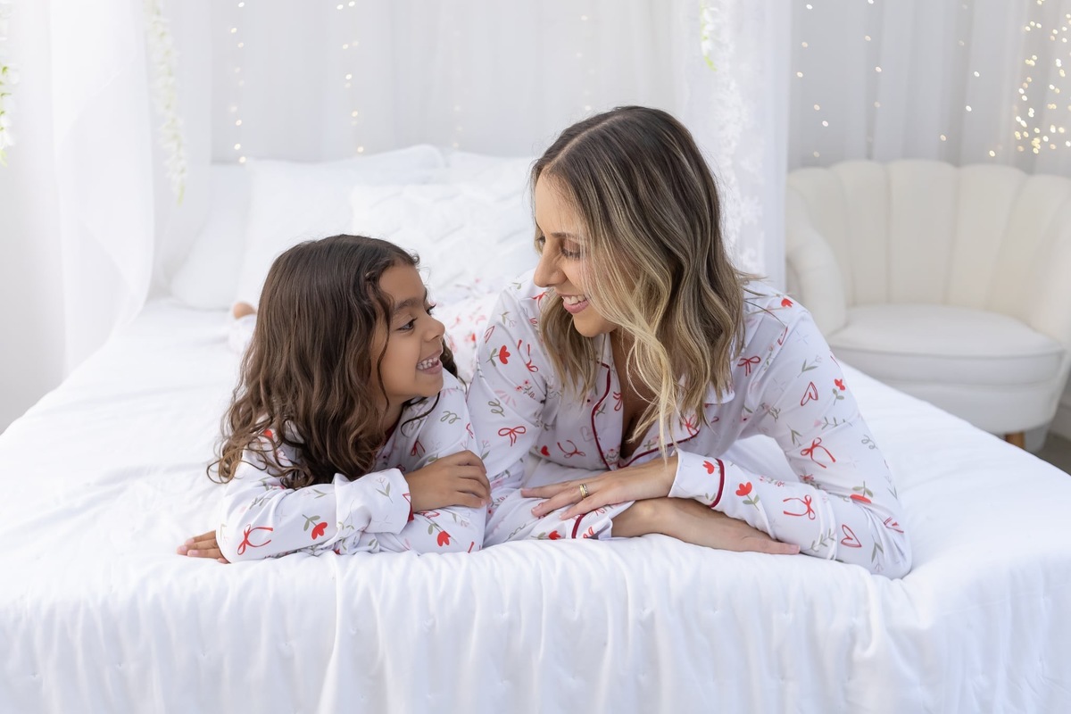 Ensaio de smash the cake em estúdio. Fotografo em Londrina especializado em ensaios de bebes, família e crianças. Momento registrado pela fotografa Giscellayne.