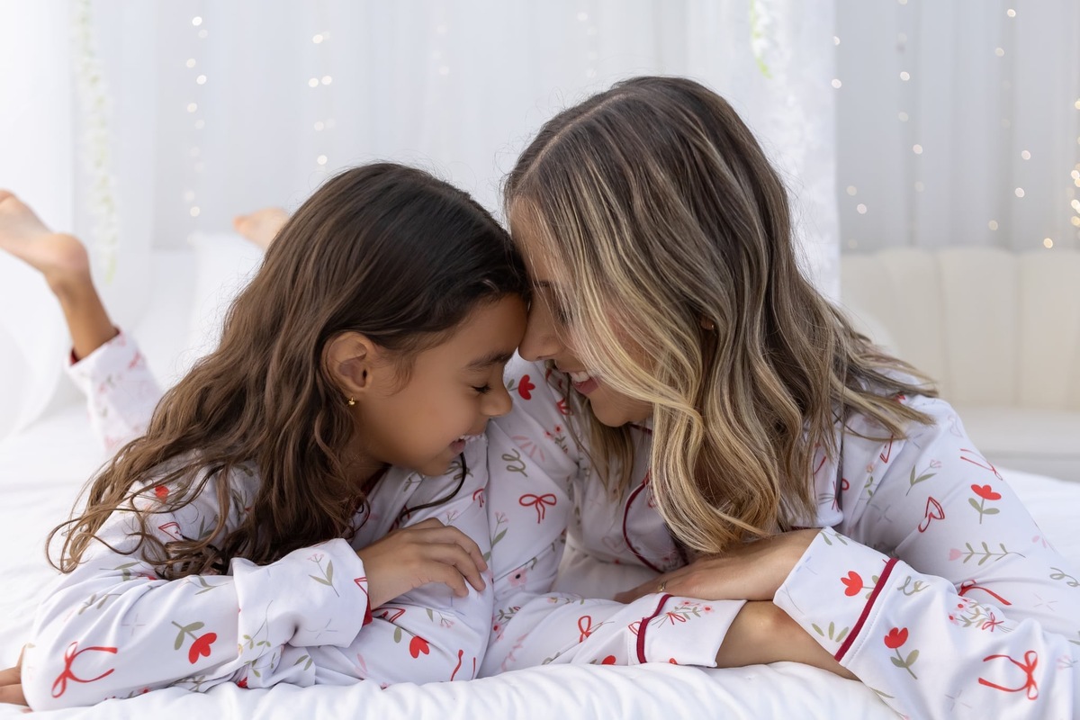 Ensaio de smash the cake em estúdio. Fotografo em Londrina especializado em ensaios de bebes, família e crianças. Momento registrado pela fotografa Giscellayne.