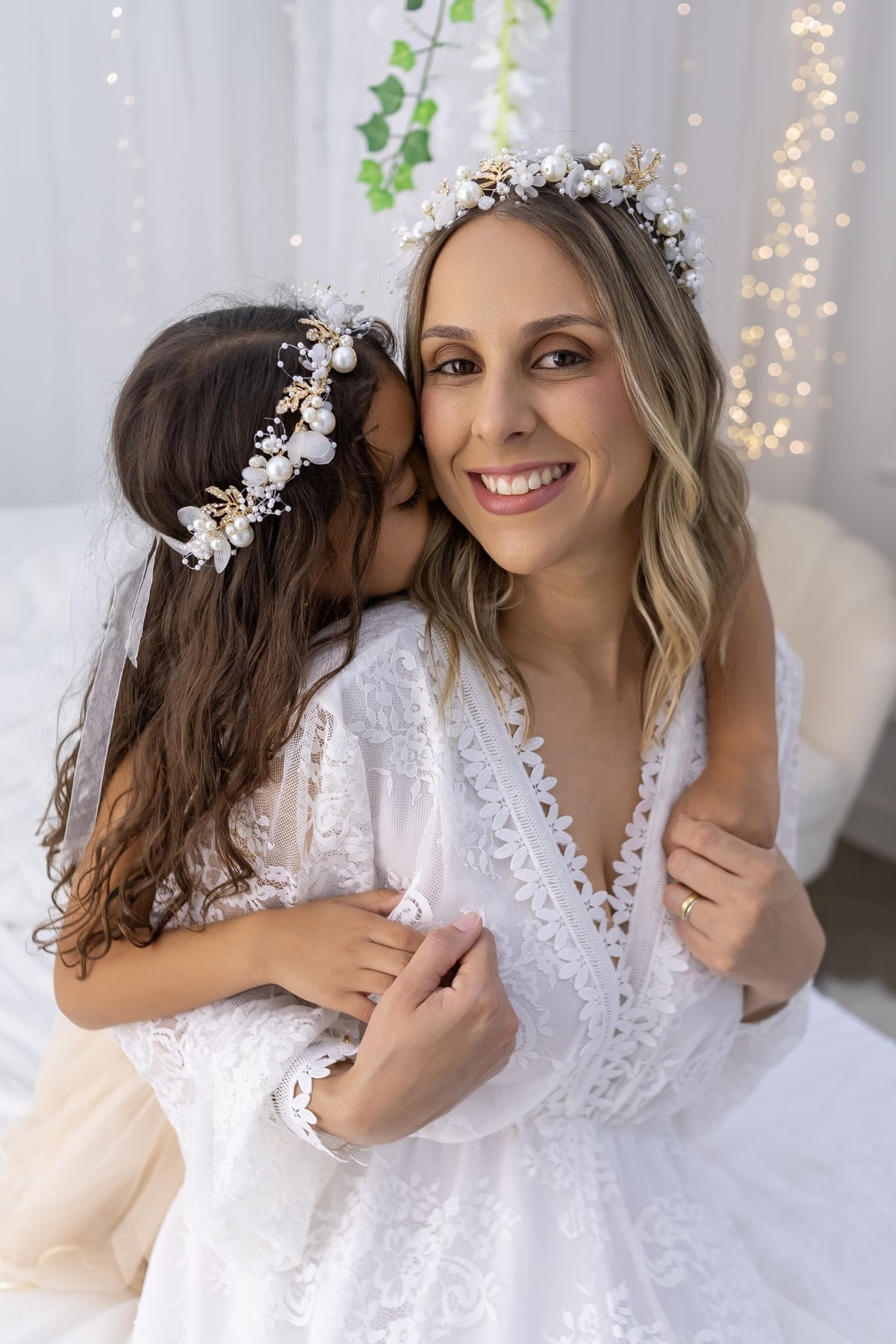 Ensaio de smash the cake em estúdio. Fotografo em Londrina especializado em ensaios de bebes, família e crianças. Momento registrado pela fotografa Giscellayne.