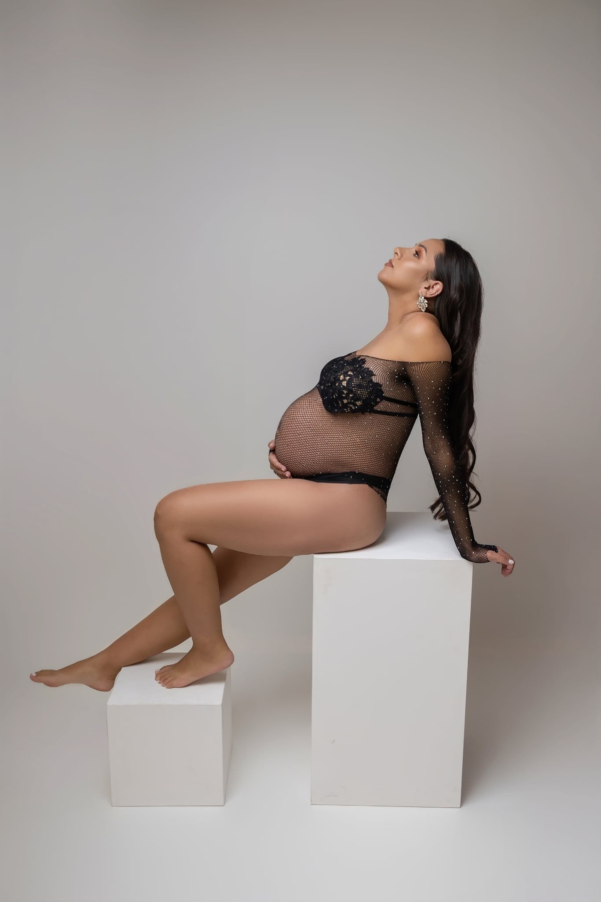 Ensaio de gestante em estúdio. Fotografo em Londrina especializado em ensaios de bebes, família e crianças. Momento registrado pela fotografa Giscellayne.