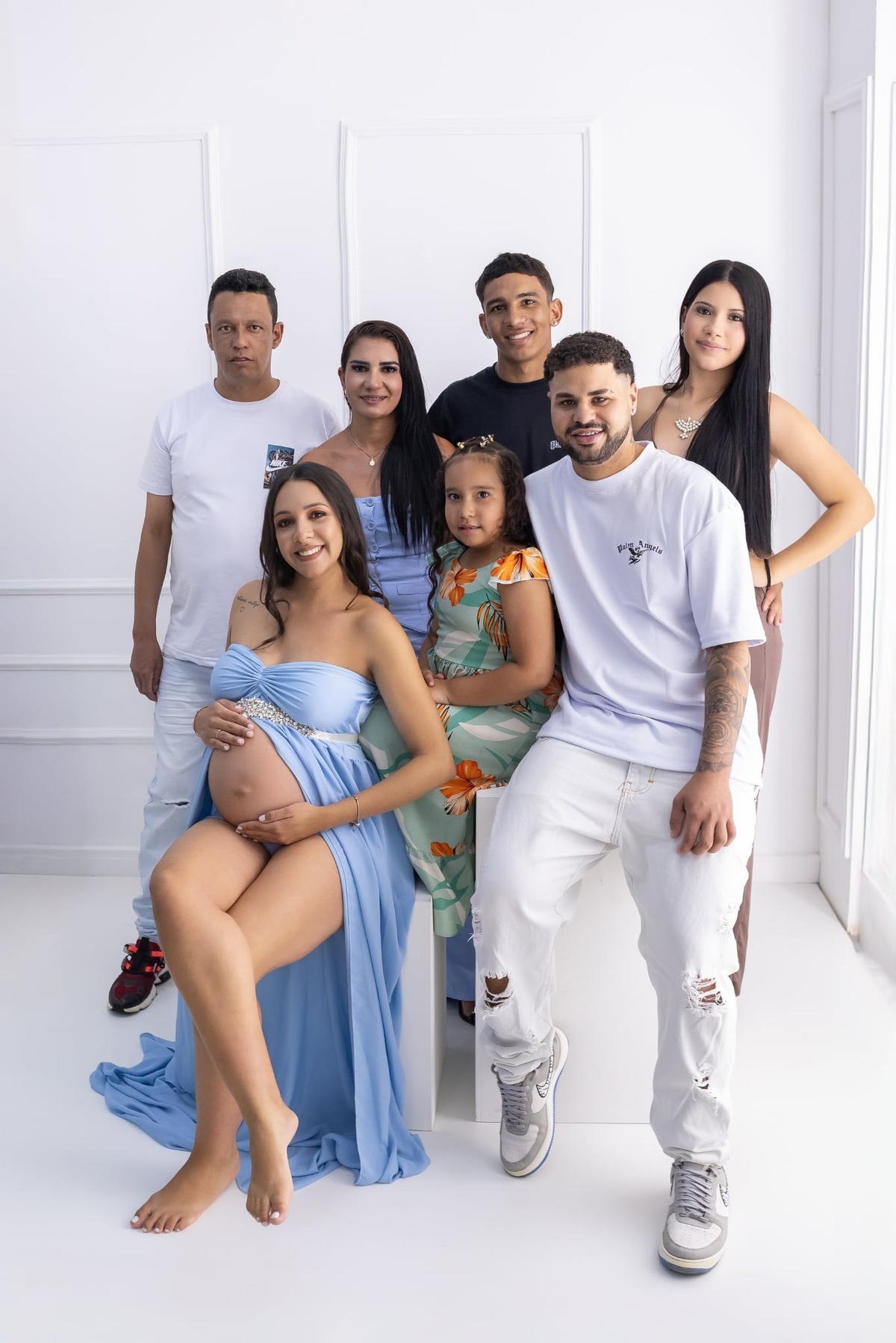 Ensaio de gestante em estúdio. Fotografo em Londrina especializado em ensaios de bebes, família e crianças. Momento registrado pela fotografa Giscellayne.