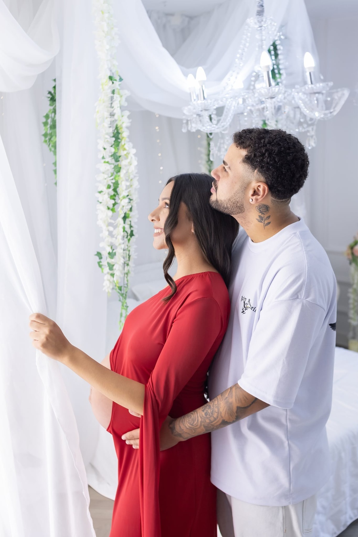 Ensaio de gestante em estúdio. Fotografo em Londrina especializado em ensaios de bebes, família e crianças. Momento registrado pela fotografa Giscellayne.