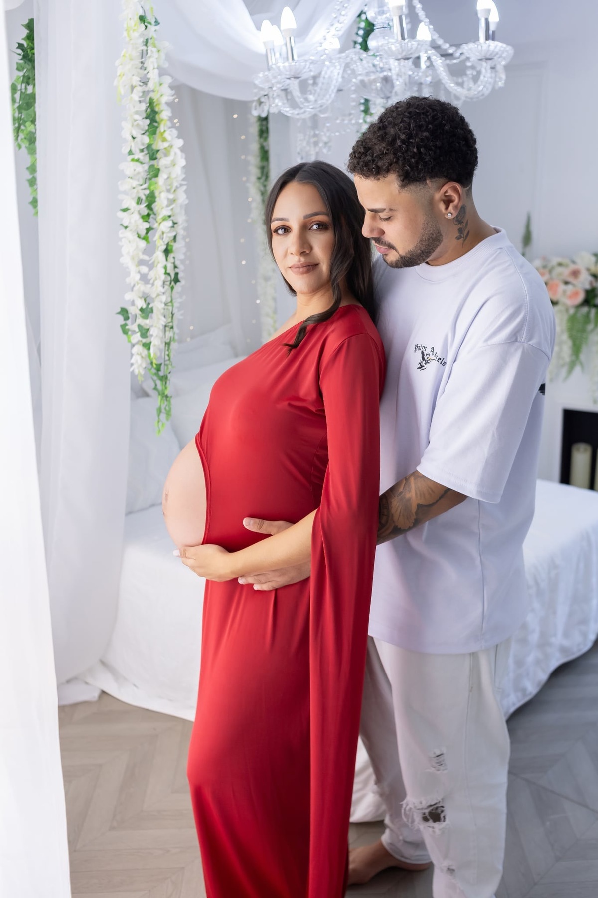 Ensaio de gestante em estúdio. Fotografo em Londrina especializado em ensaios de bebes, família e crianças. Momento registrado pela fotografa Giscellayne.