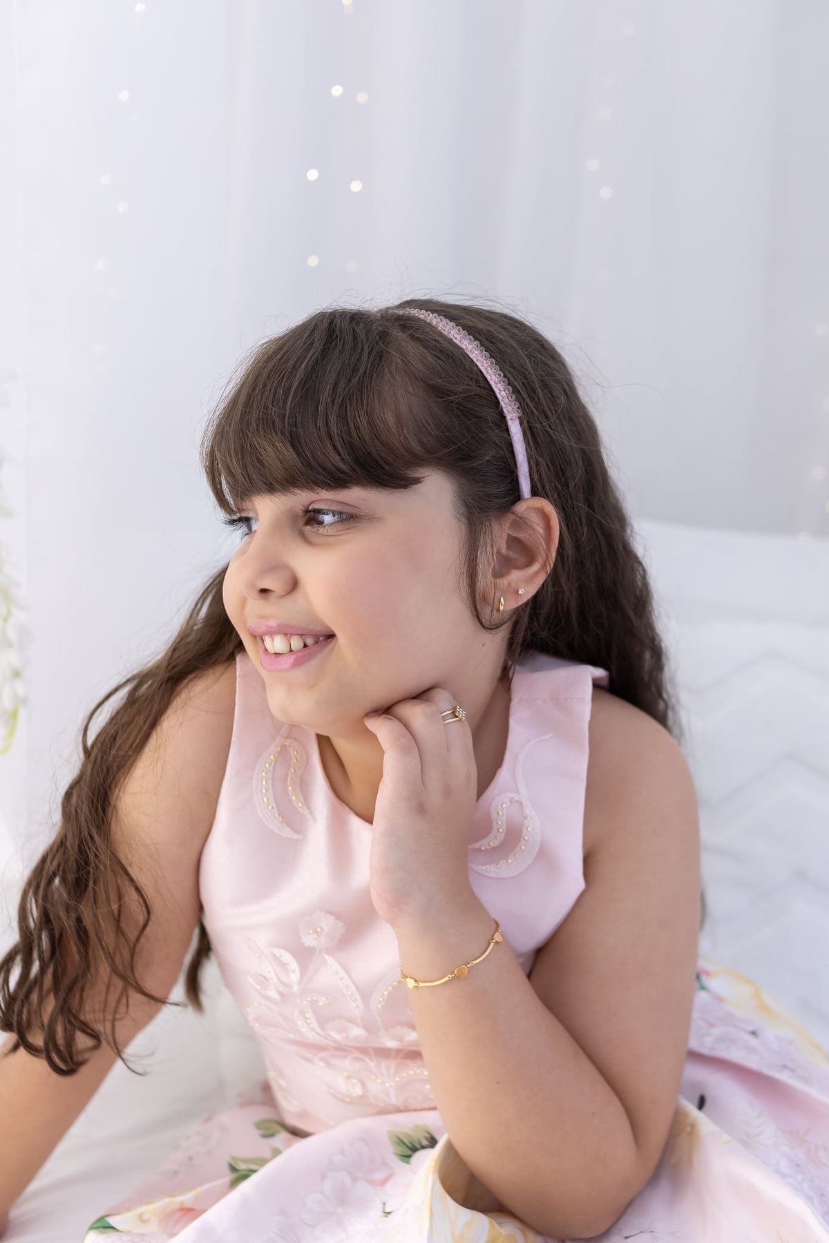 Ensaio de dia das mães em estúdio. Fotografo em Londrina especializado em ensaios de bebes, família e crianças. Momento registrado pela fotografa Giscellayne.