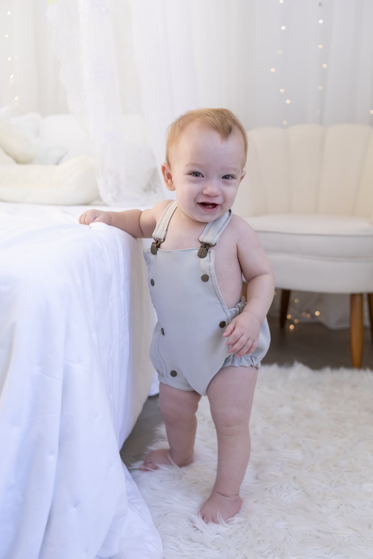 Ensaio smash the cake em estúdio. Fotografo em Londrina especializado em ensaios de bebes, família e crianças. Momento registrado pela fotografa Giscellayne.
