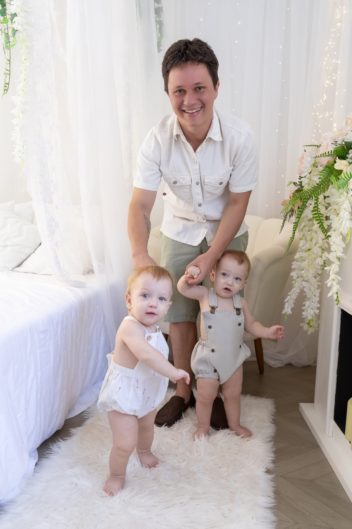 Ensaio smash the cake em estúdio. Fotografo em Londrina especializado em ensaios de bebes, família e crianças. Momento registrado pela fotografa Giscellayne.