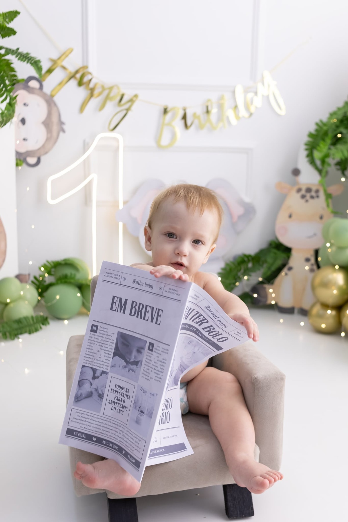 Ensaio smash the cake em estúdio. Fotografo em Londrina especializado em ensaios de bebes, família e crianças. Momento registrado pela fotografa Giscellayne.