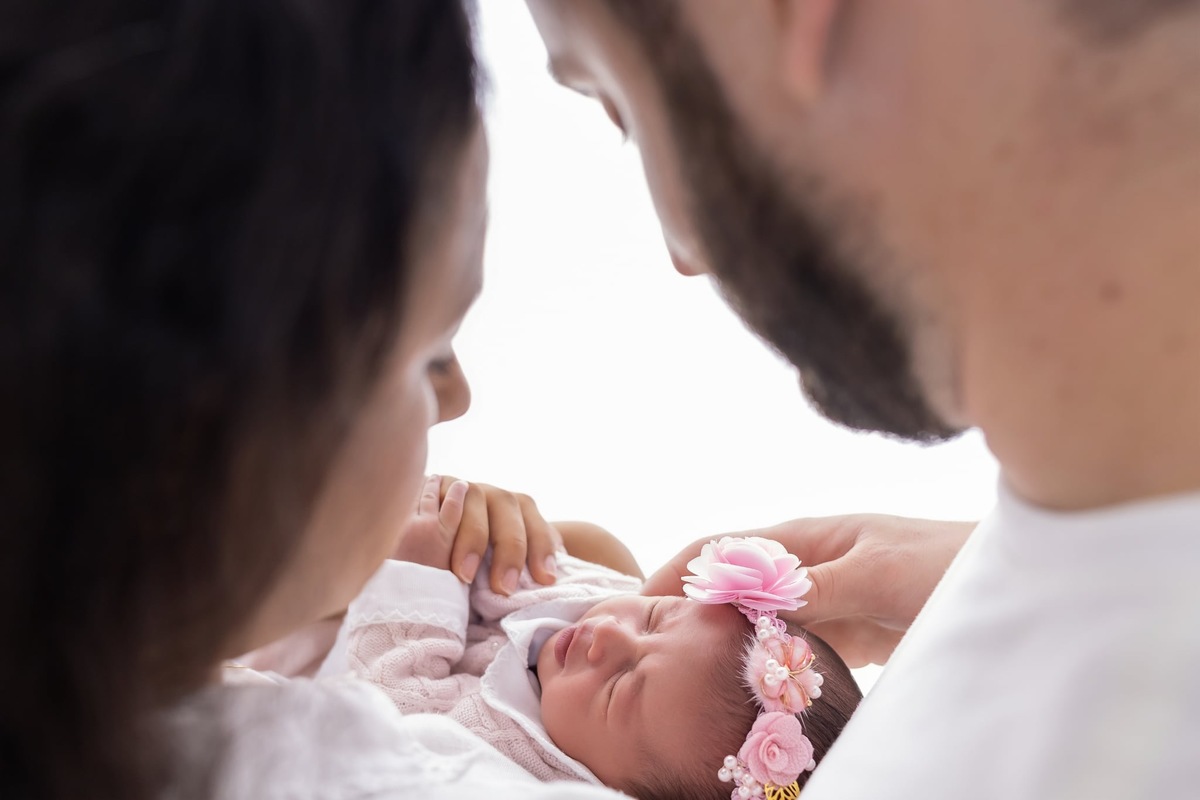 Ensaio de  Newborn em estúdio. Fotografo em Londrina especializado em ensaios de bebes, família e crianças. Momento registrado pela fotografa Giscellayne.