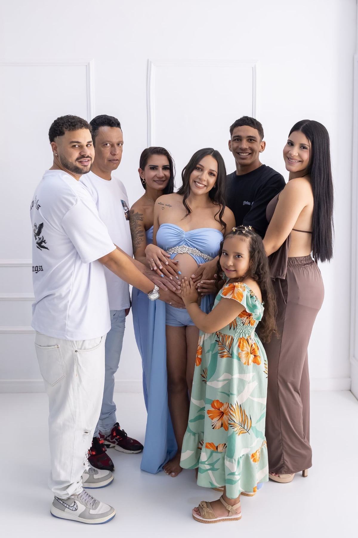 Ensaio de gestante em estúdio. Fotografo em Londrina especializado em ensaios de bebes, família e crianças. Momento registrado pela fotografa Giscellayne.