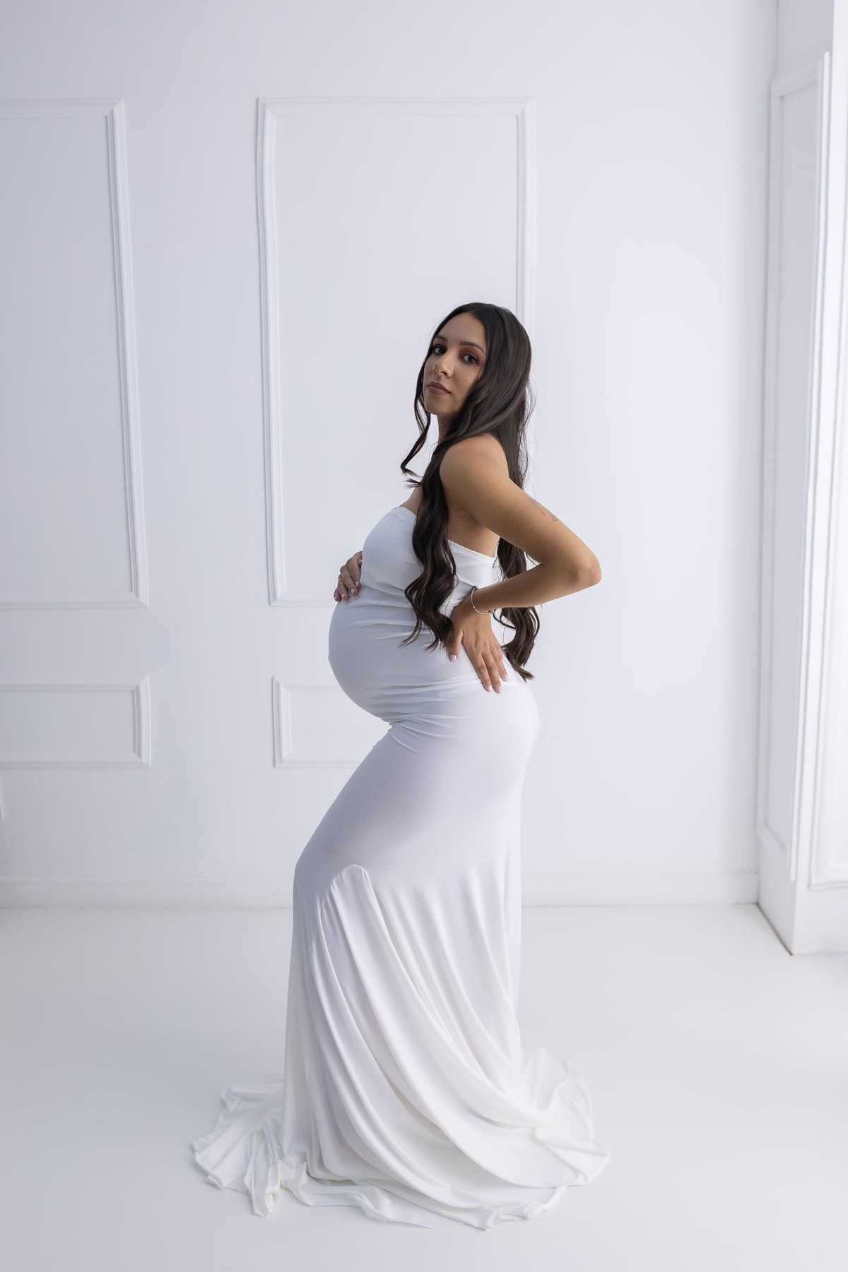 Ensaio de gestante em estúdio. Fotografo em Londrina especializado em ensaios de bebes, família e crianças. Momento registrado pela fotografa Giscellayne.