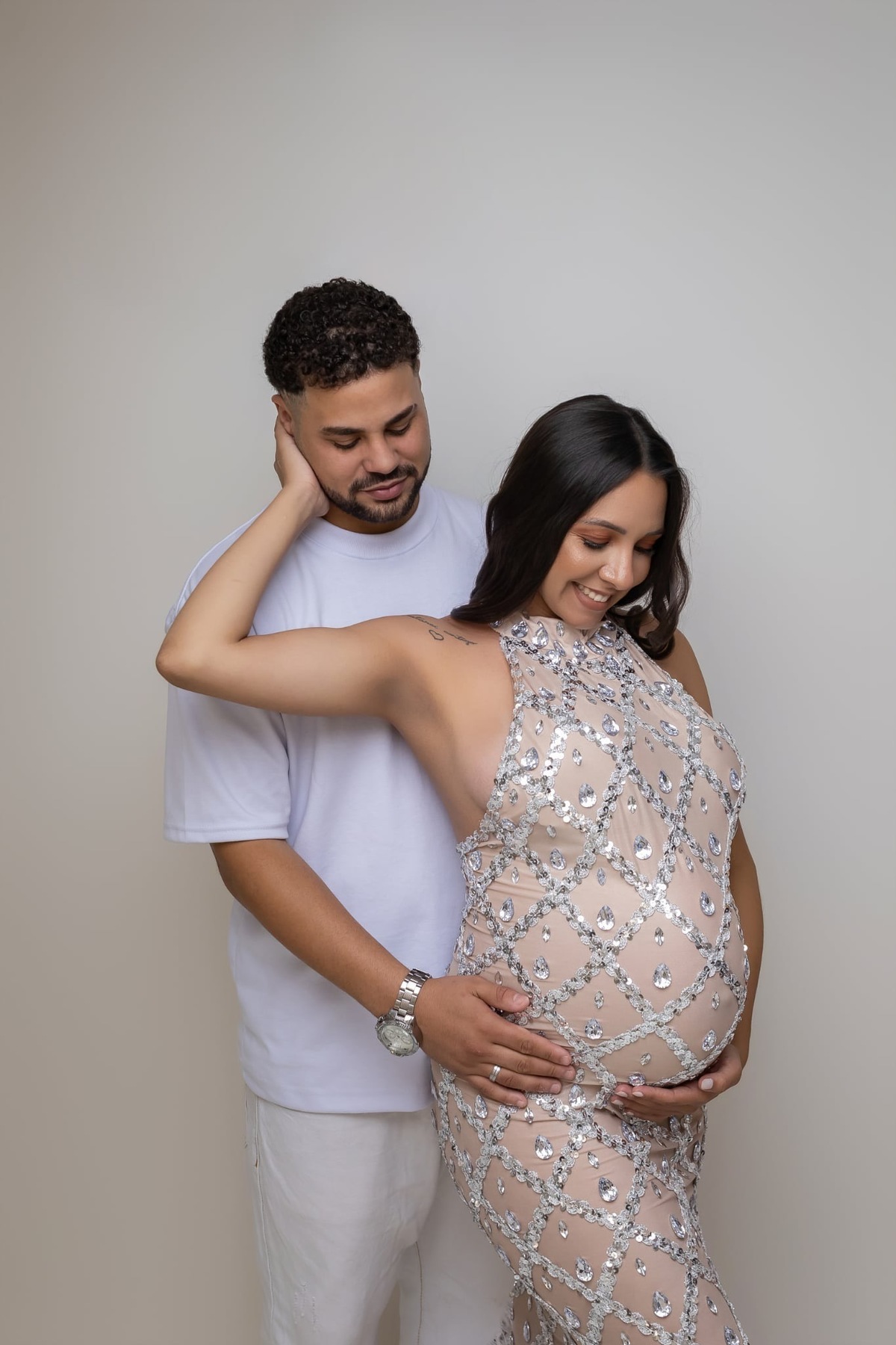 Ensaio de gestante em estúdio. Fotografo em Londrina especializado em ensaios de bebes, família e crianças. Momento registrado pela fotografa Giscellayne.