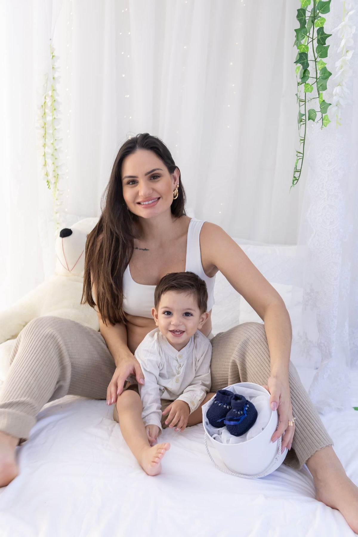 Ensaio de anunciação em estúdio. Fotografo em Londrina especializado em ensaios de bebes, família e crianças. Momento registrado pela fotografa Giscellayne.