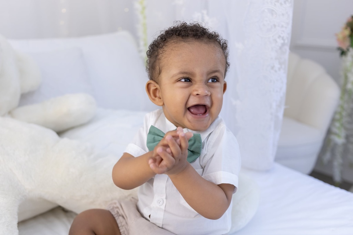 Ensaio de smash the cake em estúdio. Fotografo em Londrina especializado em ensaios de bebes, família e crianças. Momento registrado pela fotografa Giscellayne.