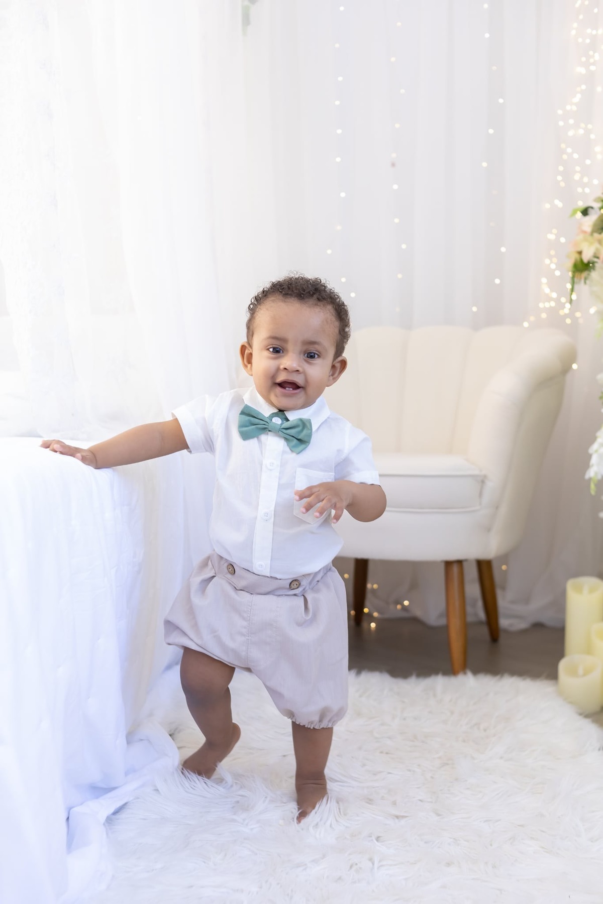 Ensaio de smash the cake em estúdio. Fotografo em Londrina especializado em ensaios de bebes, família e crianças. Momento registrado pela fotografa Giscellayne.