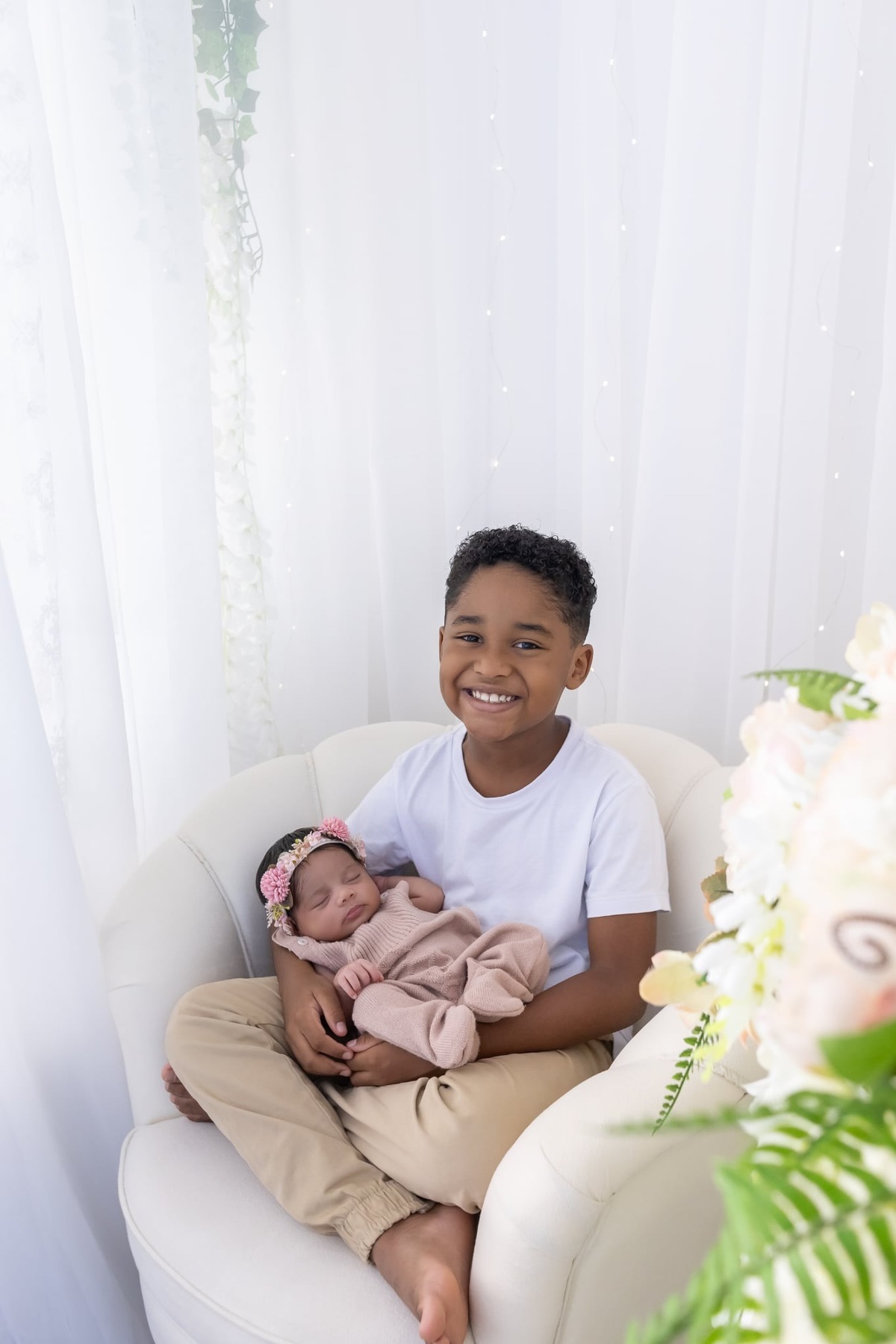 Ensaio de Newborn em estúdio. Fotografo em Londrina especializado em ensaios de bebes, família e crianças. Momento registrado pela fotografa Giscellayne.