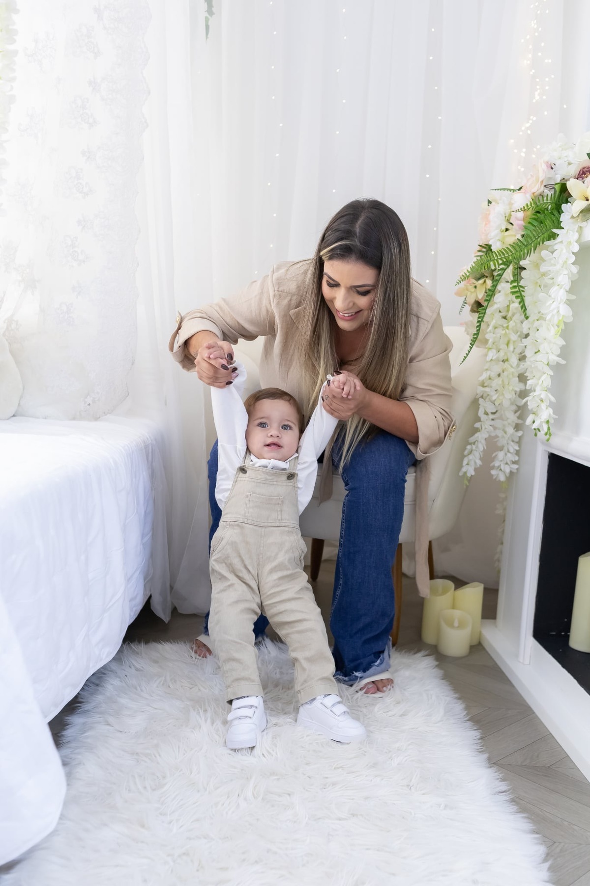 Ensaio de smash the cake em estúdio. Fotografo em Londrina especializado em ensaios de bebes, família e crianças. Momento registrado pela fotografa Giscellayne.