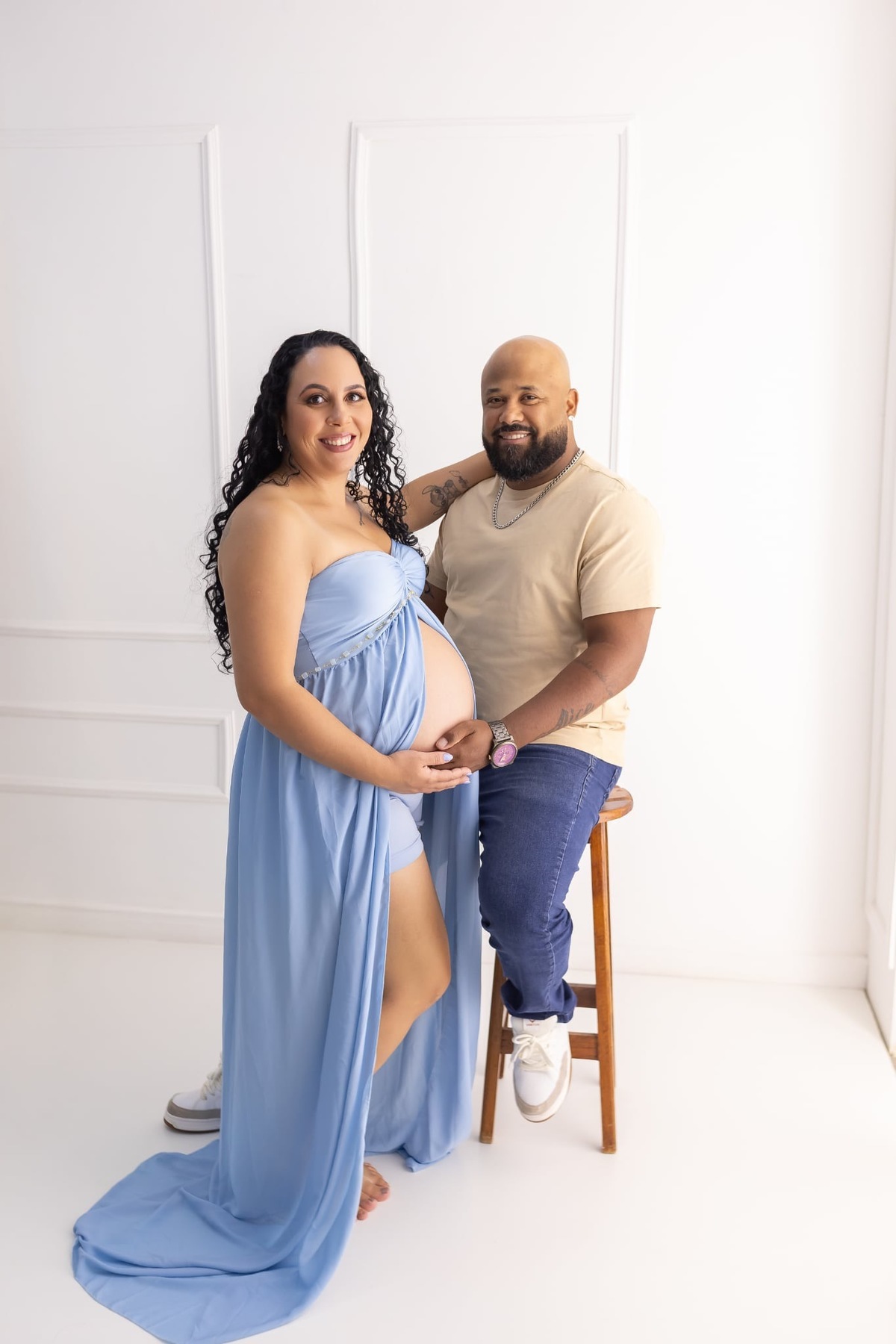 Ensaio de gestante em estúdio. Fotografo em Londrina especializado em ensaios de bebes, família e crianças. Momento registrado pela fotografa Giscellayne.