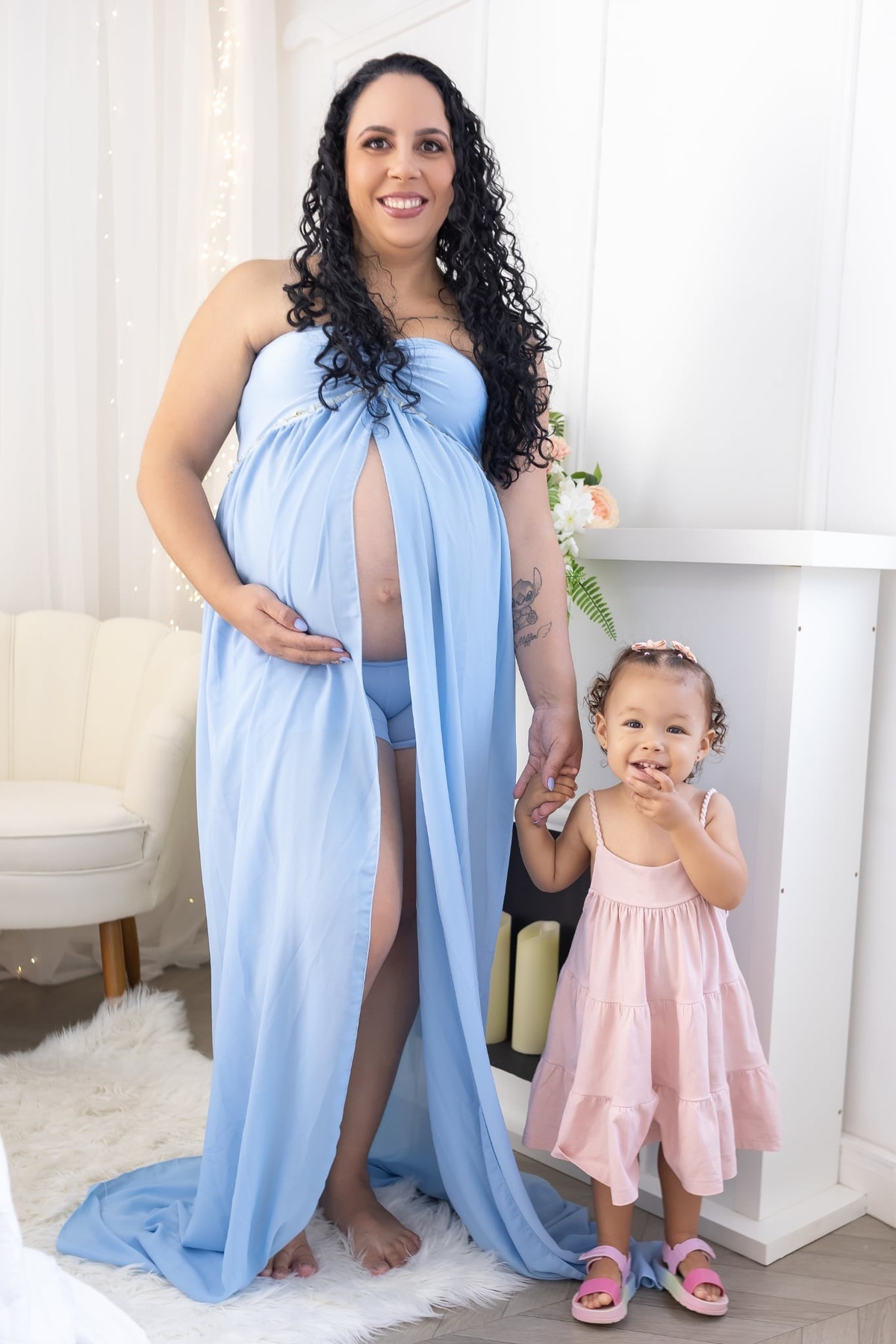 Ensaio de gestante em estúdio. Fotografo em Londrina especializado em ensaios de bebes, família e crianças. Momento registrado pela fotografa Giscellayne.