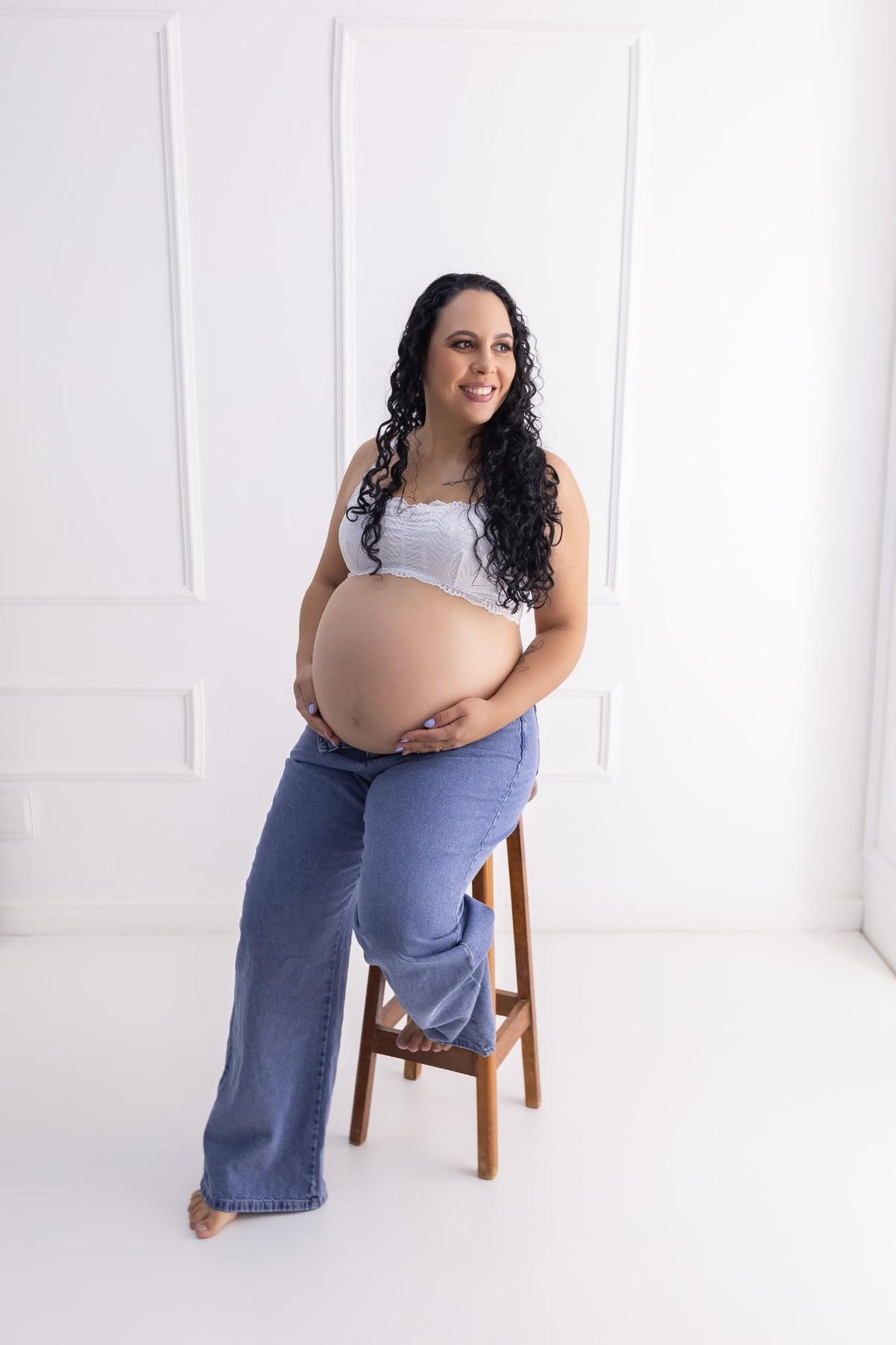 Ensaio de gestante em estúdio. Fotografo em Londrina especializado em ensaios de bebes, família e crianças. Momento registrado pela fotografa Giscellayne.