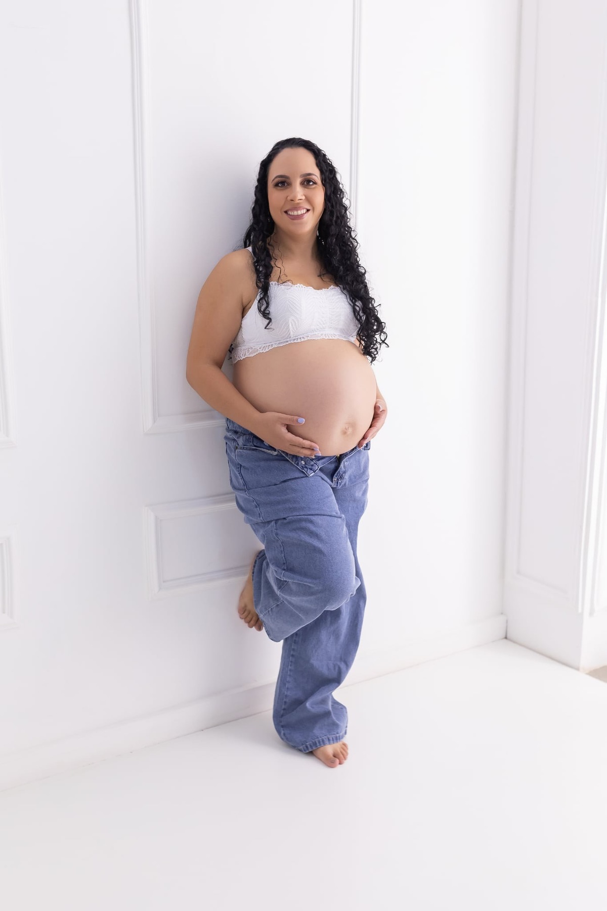 Ensaio de gestante em estúdio. Fotografo em Londrina especializado em ensaios de bebes, família e crianças. Momento registrado pela fotografa Giscellayne.