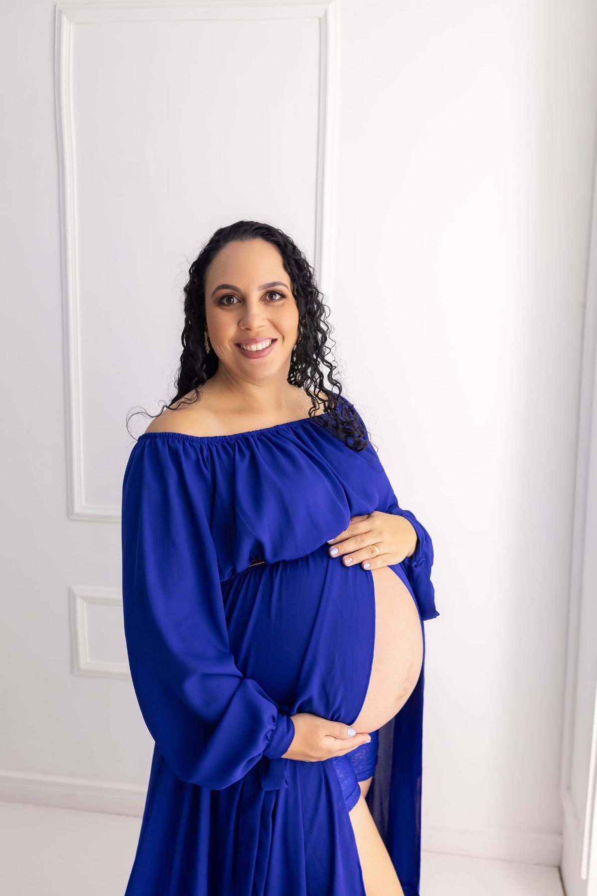 Ensaio de gestante em estúdio. Fotografo em Londrina especializado em ensaios de bebes, família e crianças. Momento registrado pela fotografa Giscellayne.