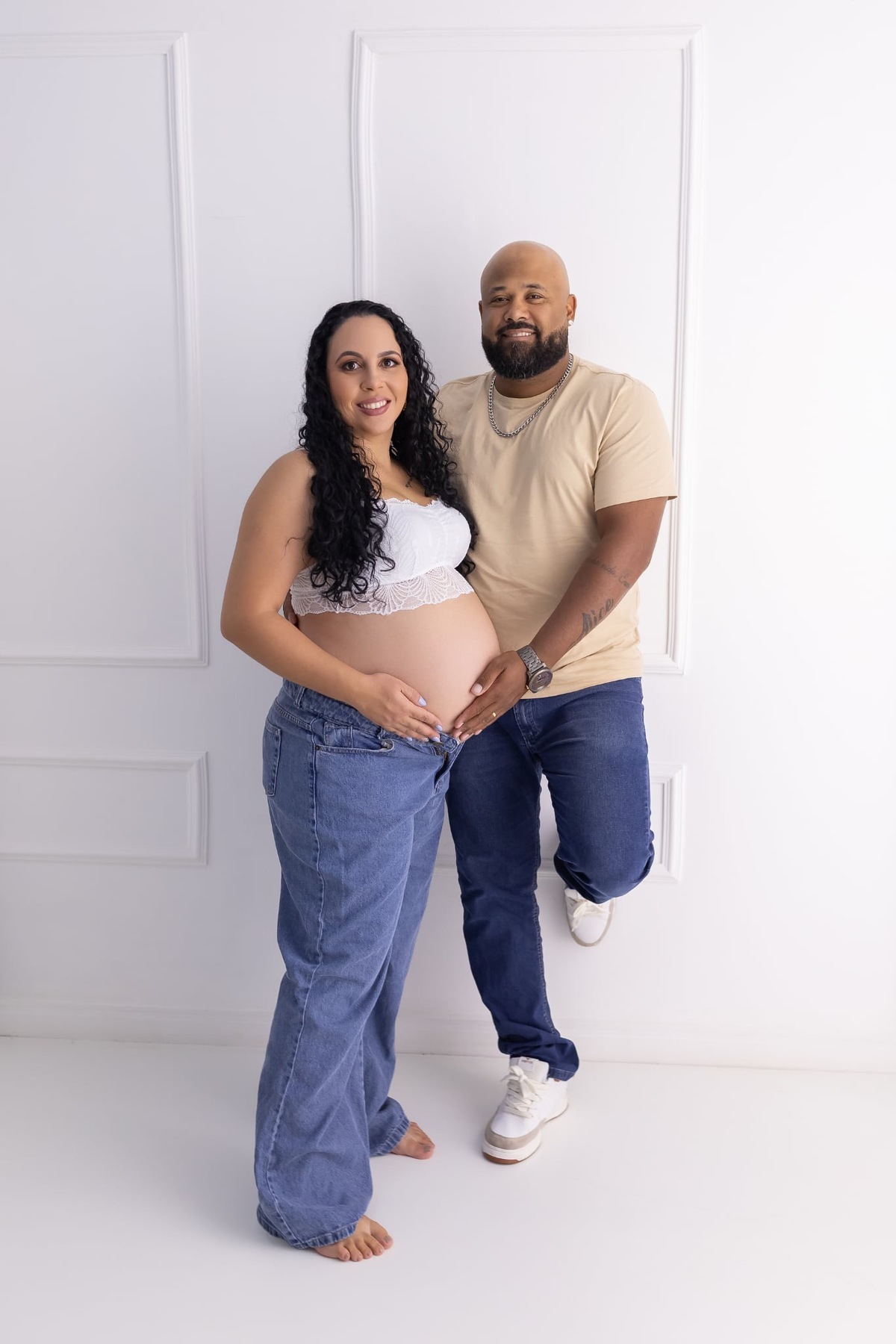 Ensaio de gestante em estúdio. Fotografo em Londrina especializado em ensaios de bebes, família e crianças. Momento registrado pela fotografa Giscellayne.