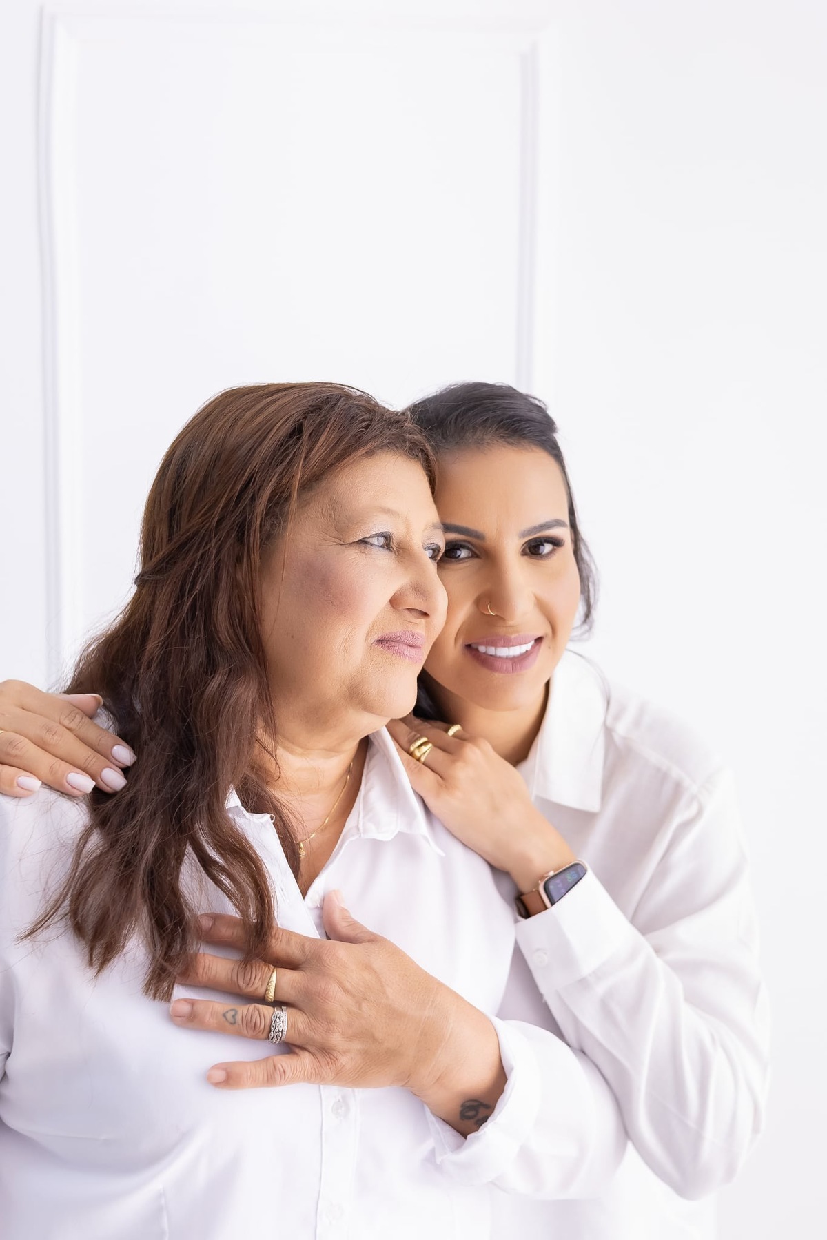 Ensaio de família em estúdio. Fotografo em Londrina especializado em ensaios de bebes, família e crianças. Momento registrado pela fotografa.