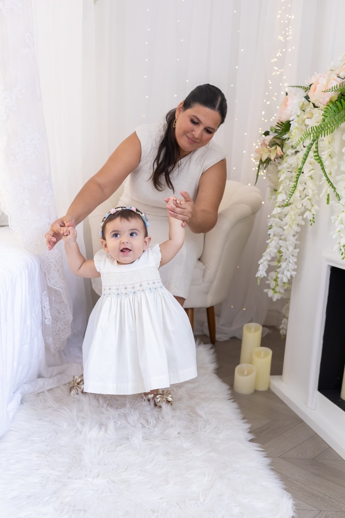 Ensaio de smash the cake em estúdio. Fotografo em Londrina especializado em ensaios de bebes, família e crianças. Momento registrado pela fotografa Giscellayne.