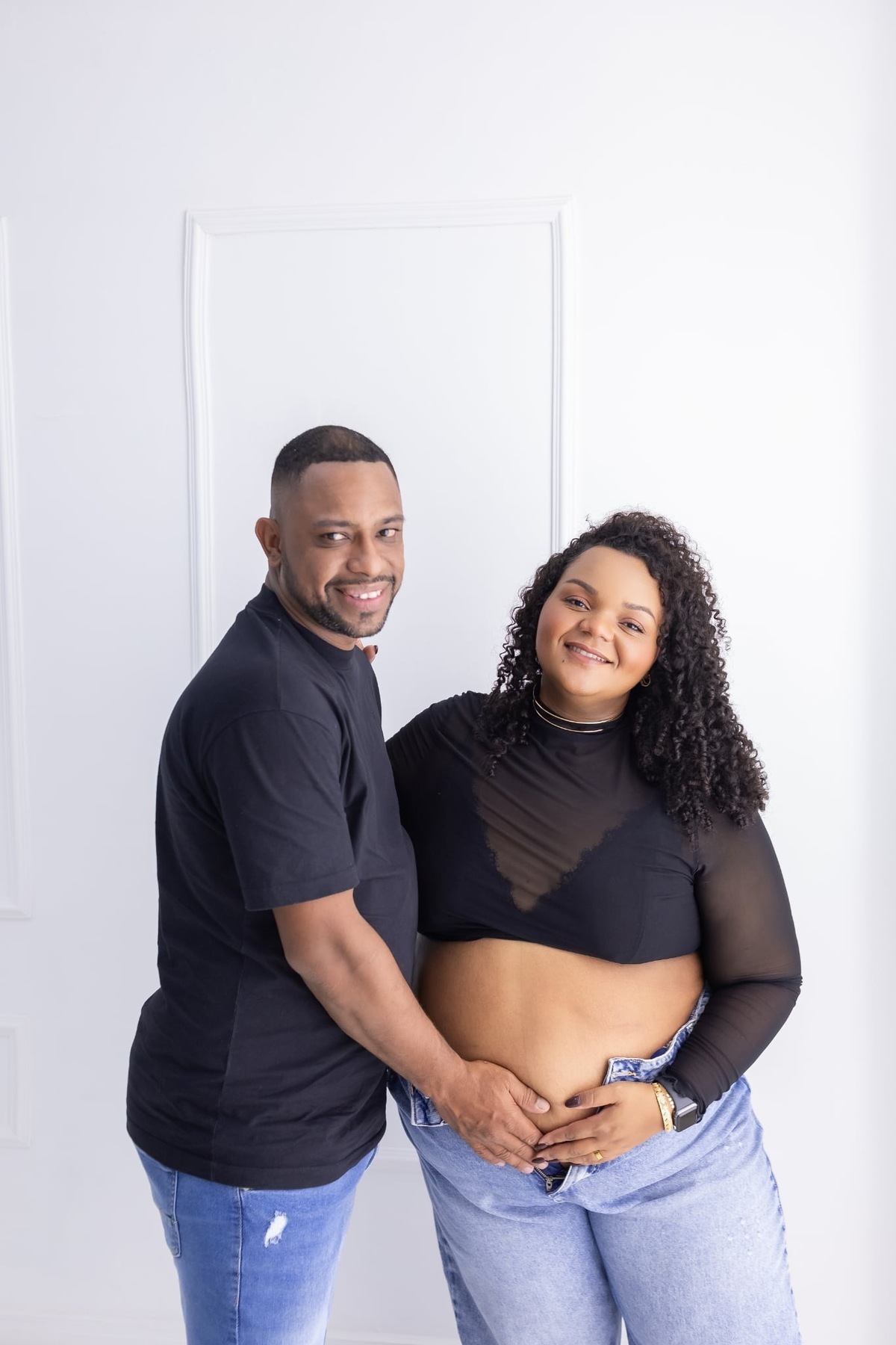 Ensaio de gestante em estúdio. Fotografo em Londrina especializado em ensaios de bebes, família e crianças. Momento registrado pela fotografa Giscellayne.