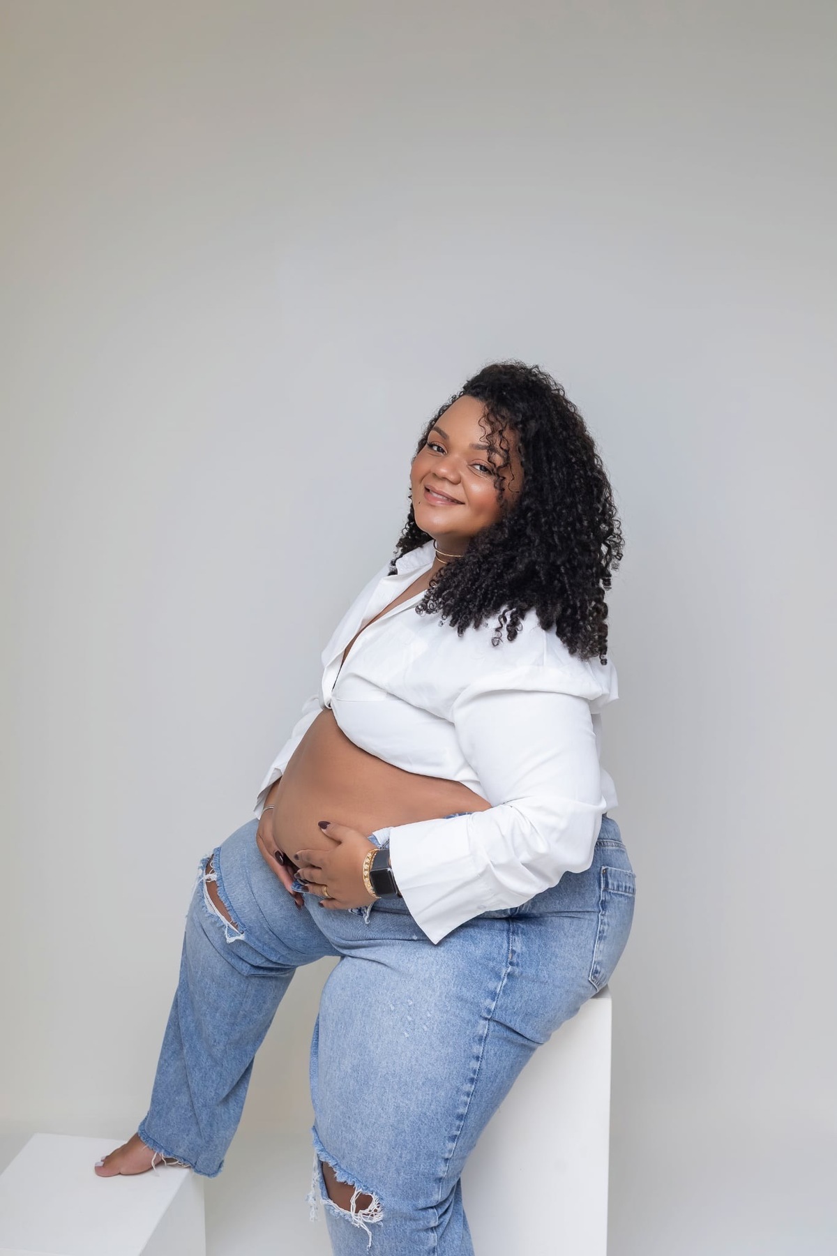 Ensaio de gestante em estúdio. Fotografo em Londrina especializado em ensaios de bebes, família e crianças. Momento registrado pela fotografa Giscellayne.