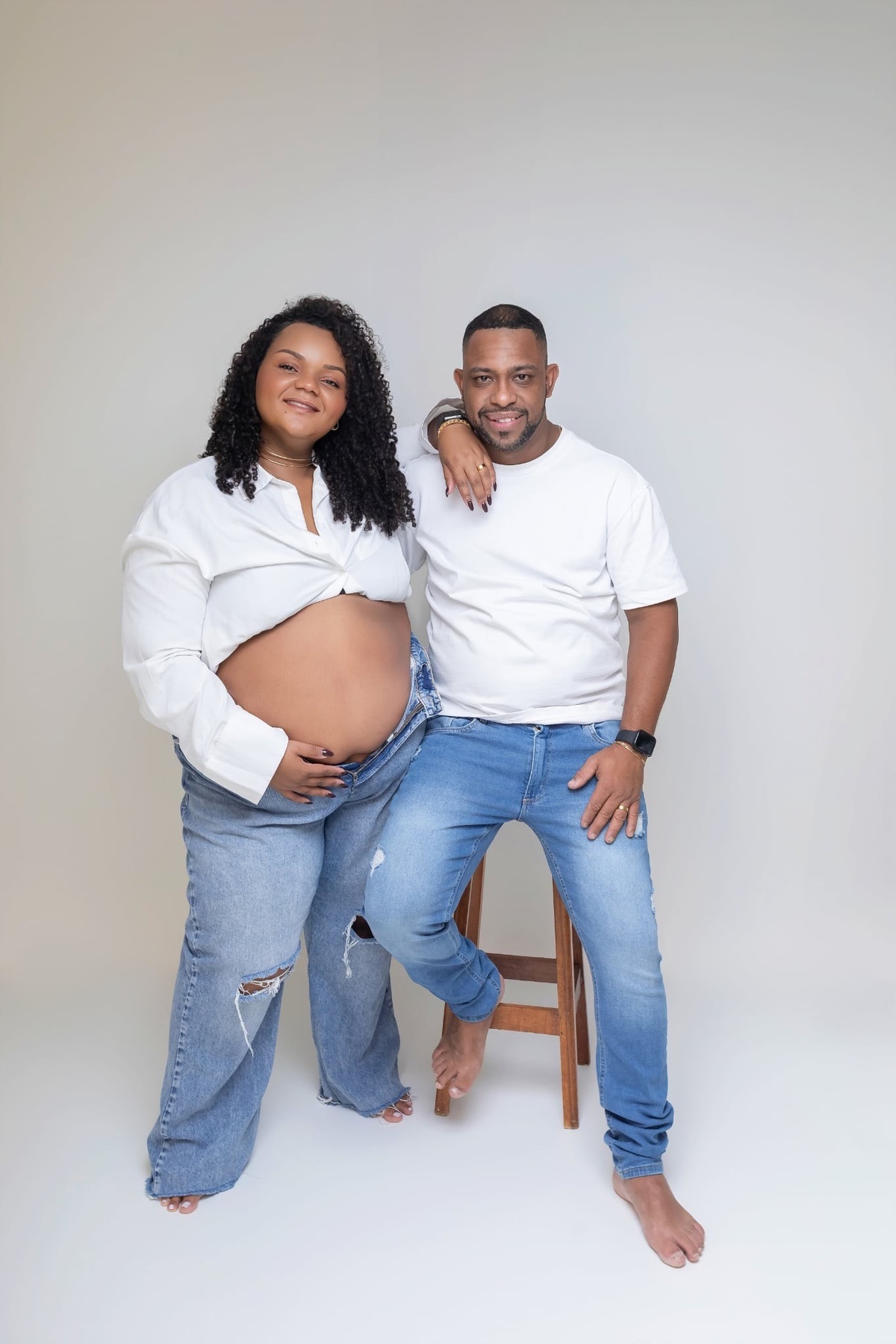 Ensaio de gestante em estúdio. Fotografo em Londrina especializado em ensaios de bebes, família e crianças. Momento registrado pela fotografa Giscellayne.