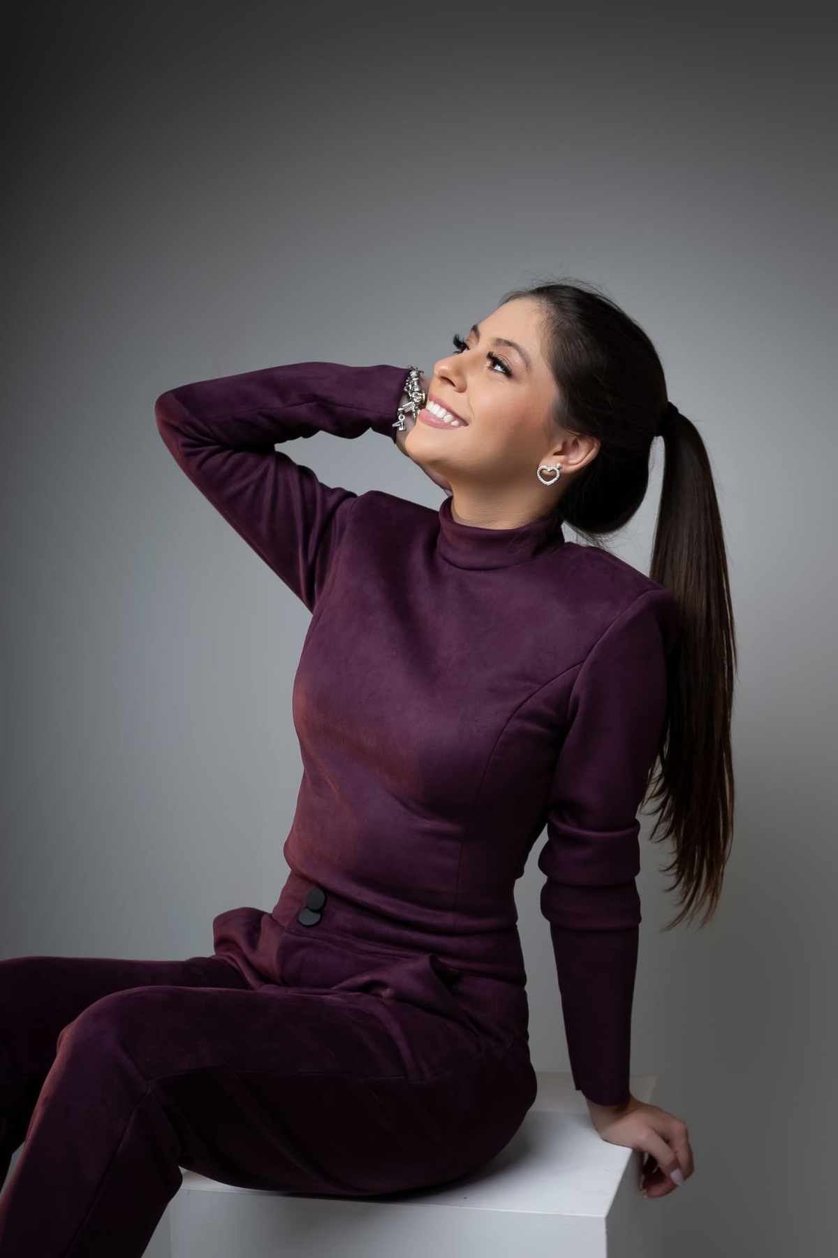 Ensaio feminino em estúdio. Fotografo em Londrina especializado em ensaios de bebes, família e crianças. Momento registrado pela fotografa Giscellayne.