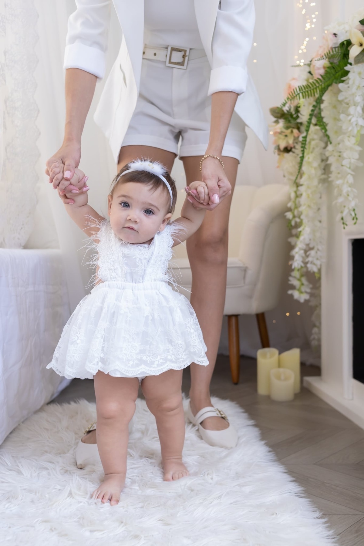 Ensaio de smash the cake em estúdio. Fotografo em Londrina especializado em ensaios de bebes, família e crianças. Momento registrado pela fotografa Giscellayne.