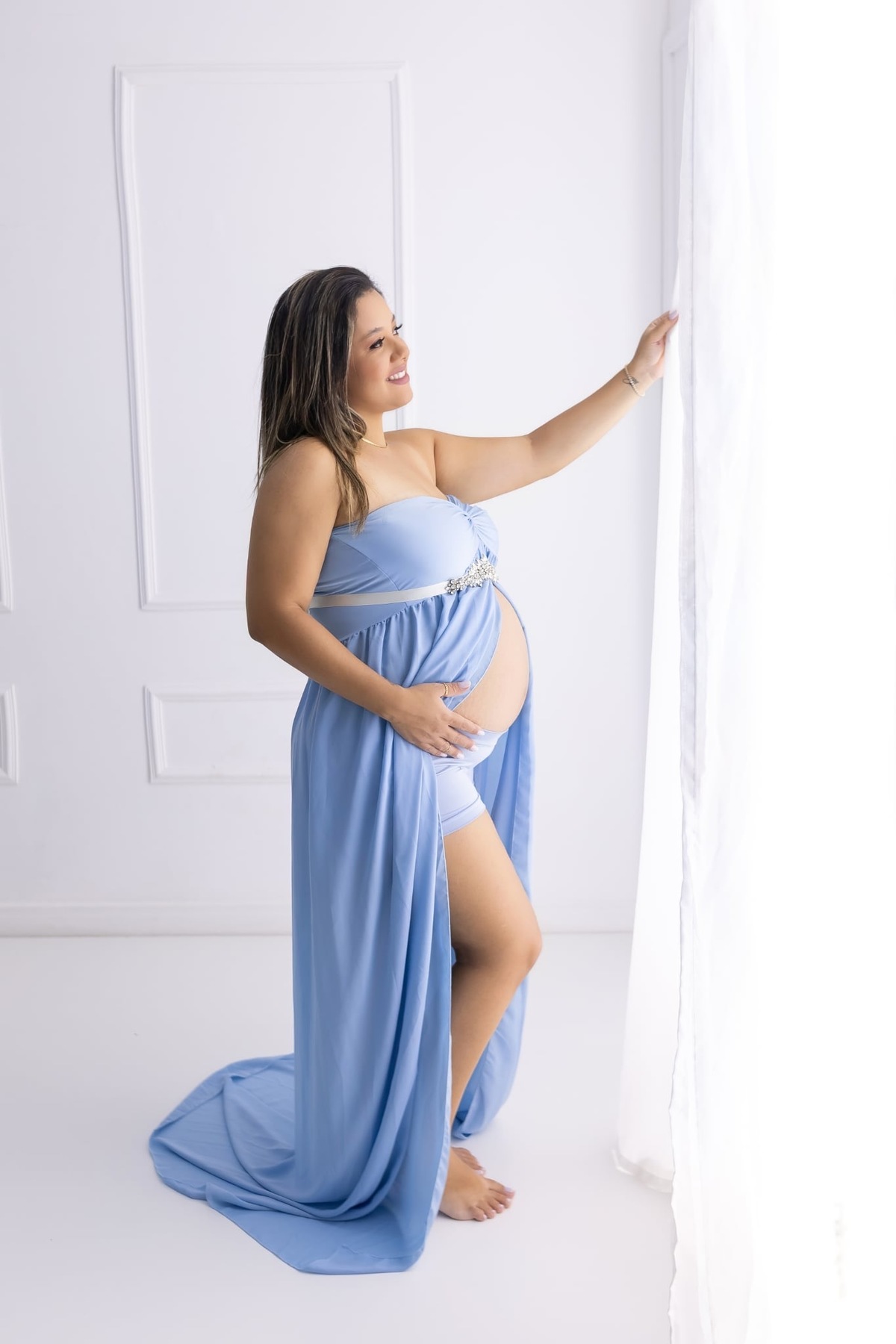 Ensaio de gestante em estúdio. Fotografo em Londrina especializado em ensaios de bebes, família e crianças. Momento registrado pela fotografa Giscellayne.