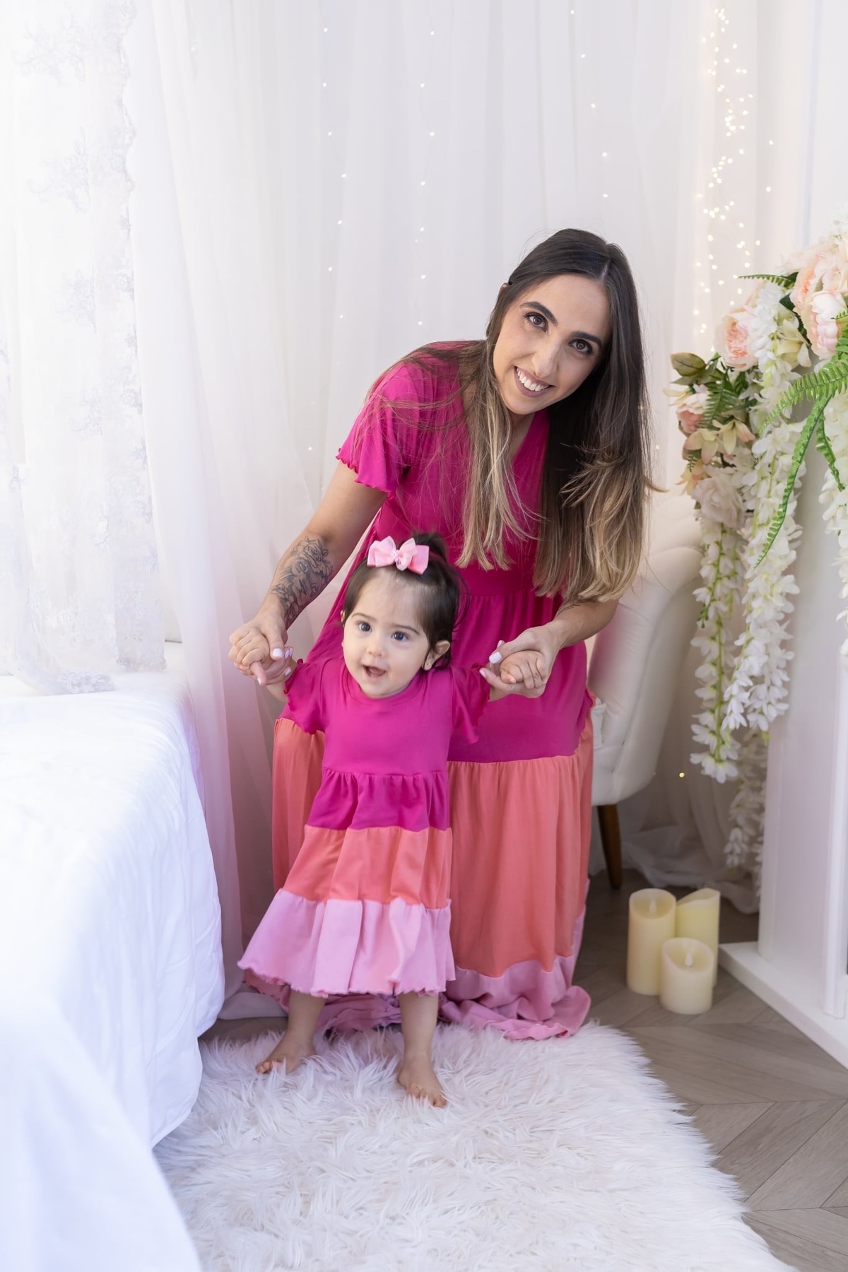 Ensaio de smash the cake em estúdio. Fotografo em Londrina especializado em ensaios de bebes, família e crianças. Momento registrado pela fotografa Giscellayne.