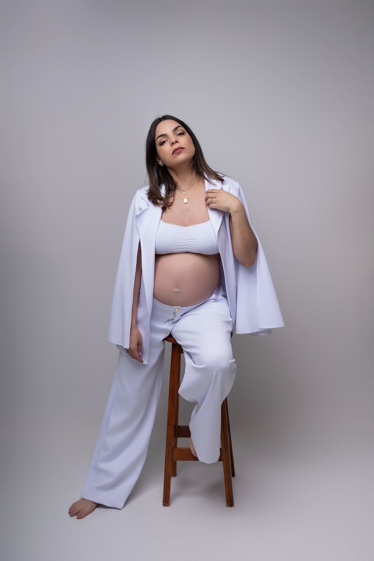 Ensaio de gestante em estúdio. Fotografo em Londrina especializado em ensaios de bebes, família e crianças. Momento registrado pela fotografa Giscellayne.