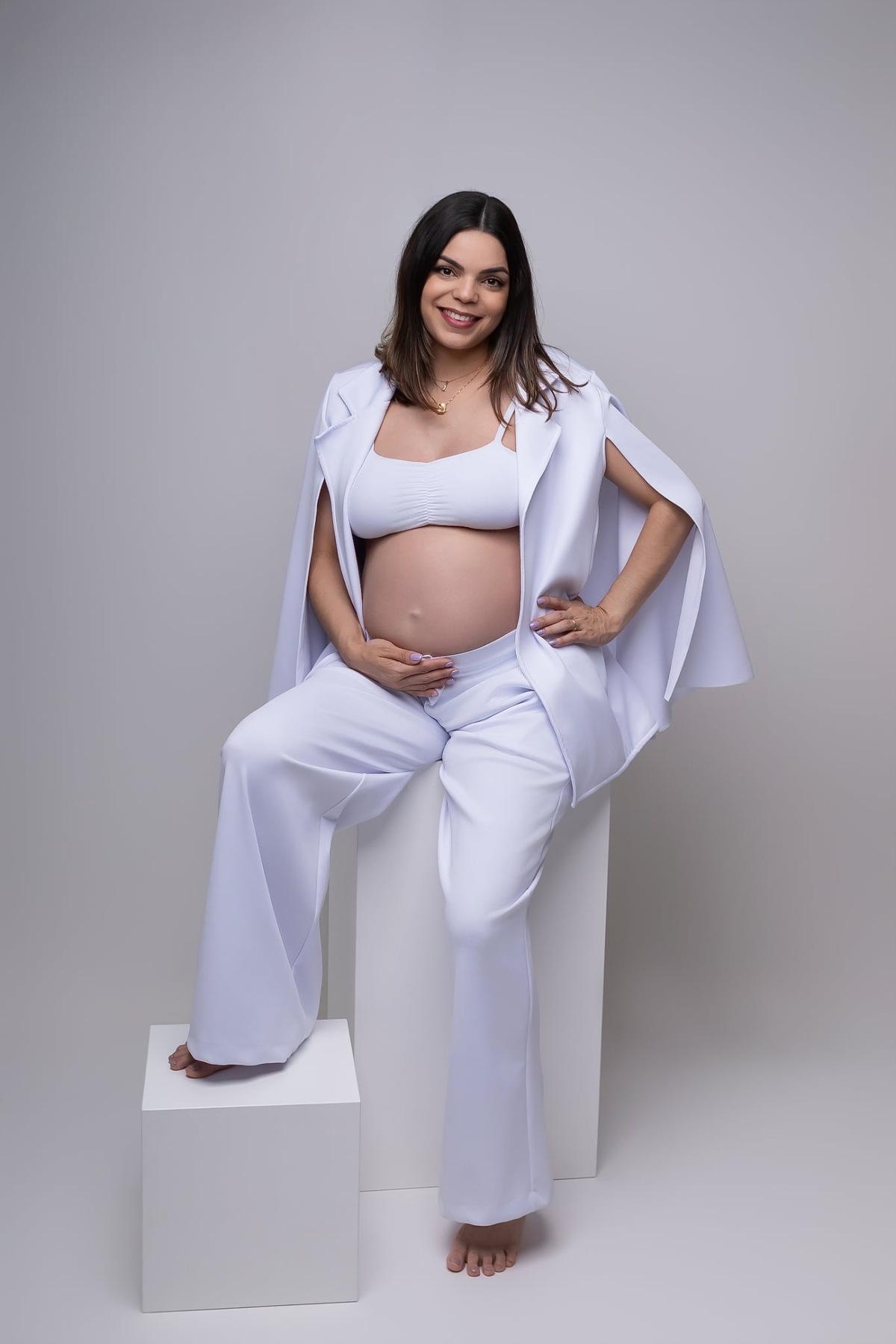 Ensaio de gestante em estúdio. Fotografo em Londrina especializado em ensaios de bebes, família e crianças. Momento registrado pela fotografa Giscellayne.