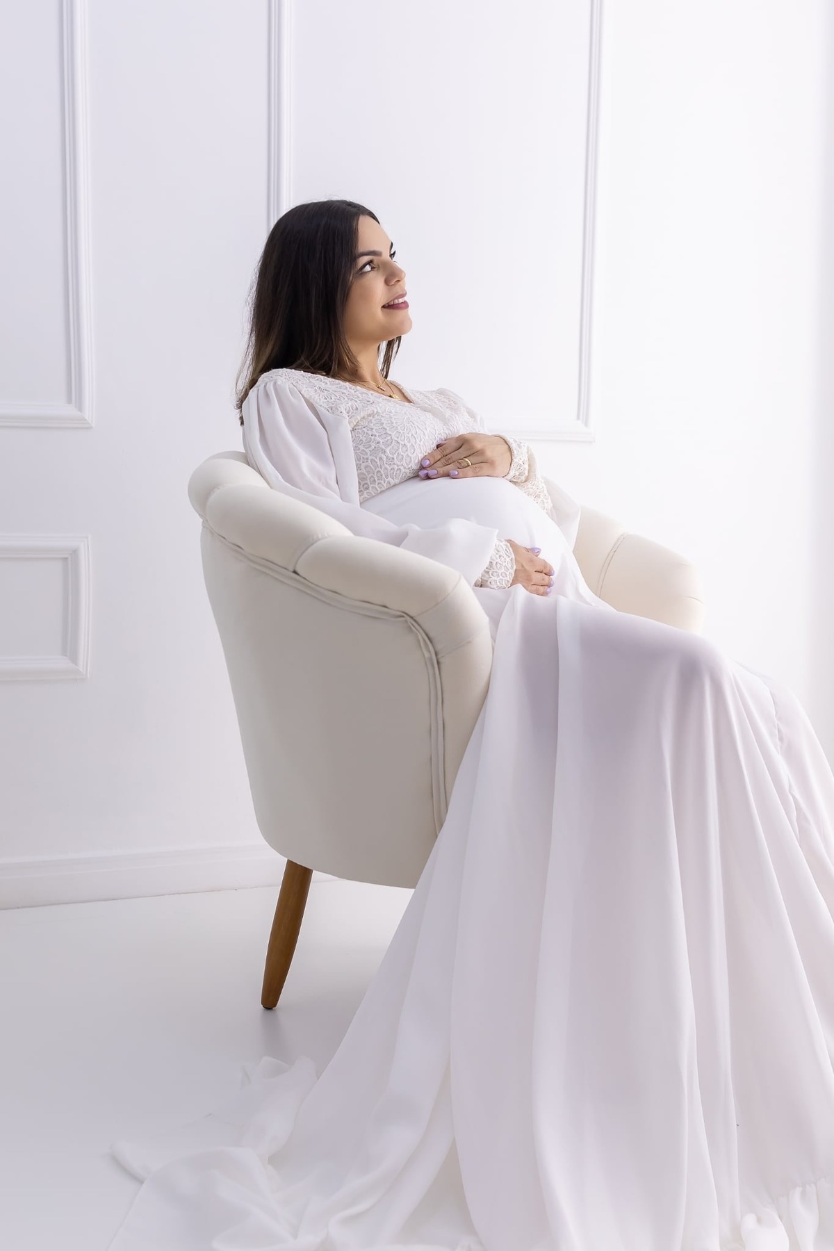 Ensaio de gestante em estúdio. Fotografo em Londrina especializado em ensaios de bebes, família e crianças. Momento registrado pela fotografa Giscellayne.