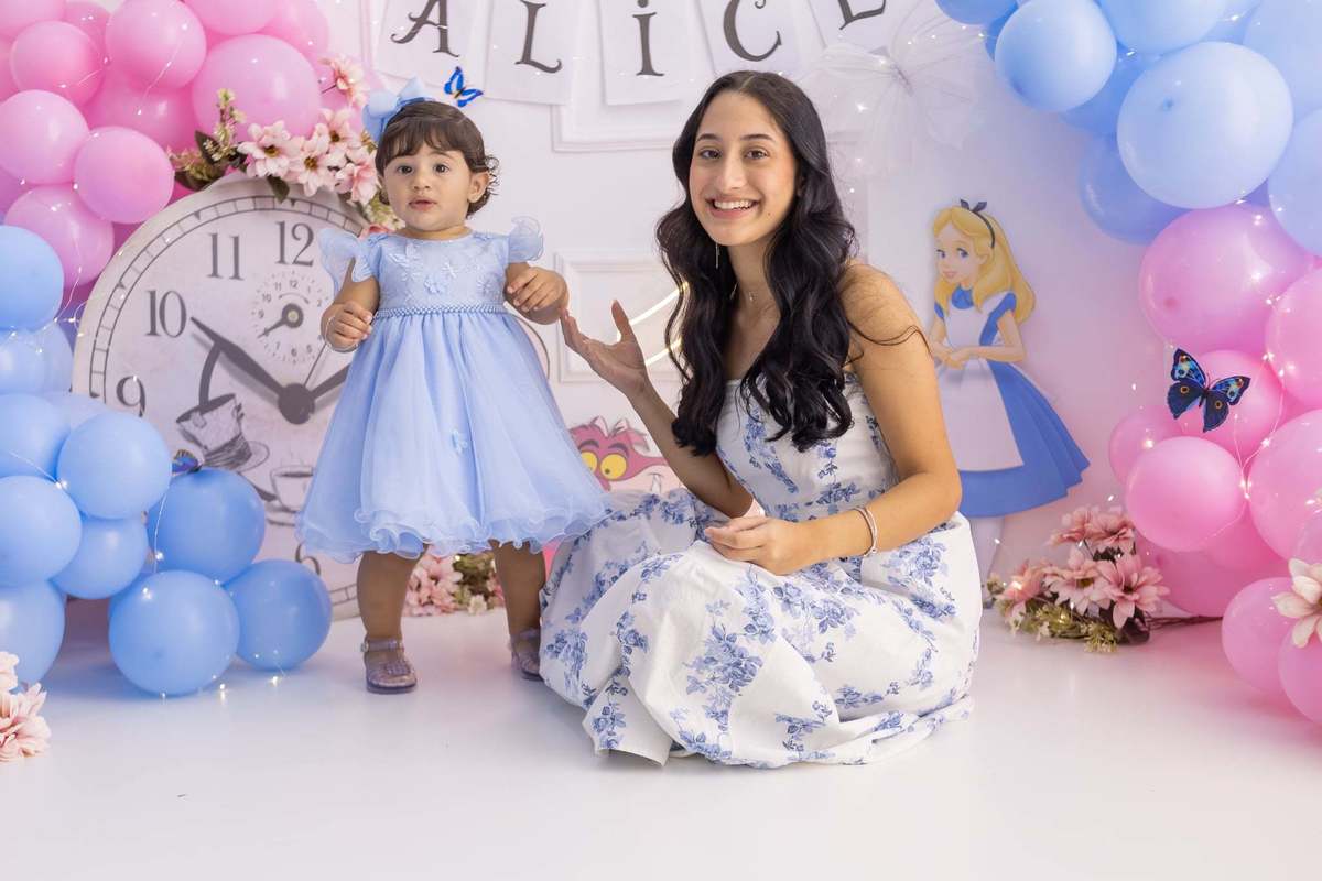 Ensaio  smash the cake em estúdio. Fotografo em Londrina especializado em ensaios de bebes, família e crianças. Momento registrado pela fotografa Giscellayne.