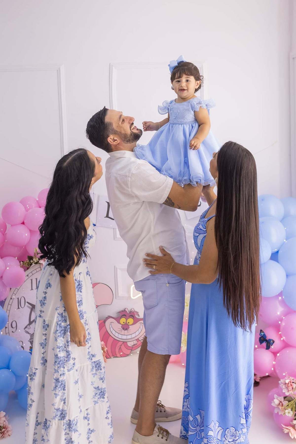 Ensaio  smash the cake em estúdio. Fotografo em Londrina especializado em ensaios de bebes, família e crianças. Momento registrado pela fotografa Giscellayne.