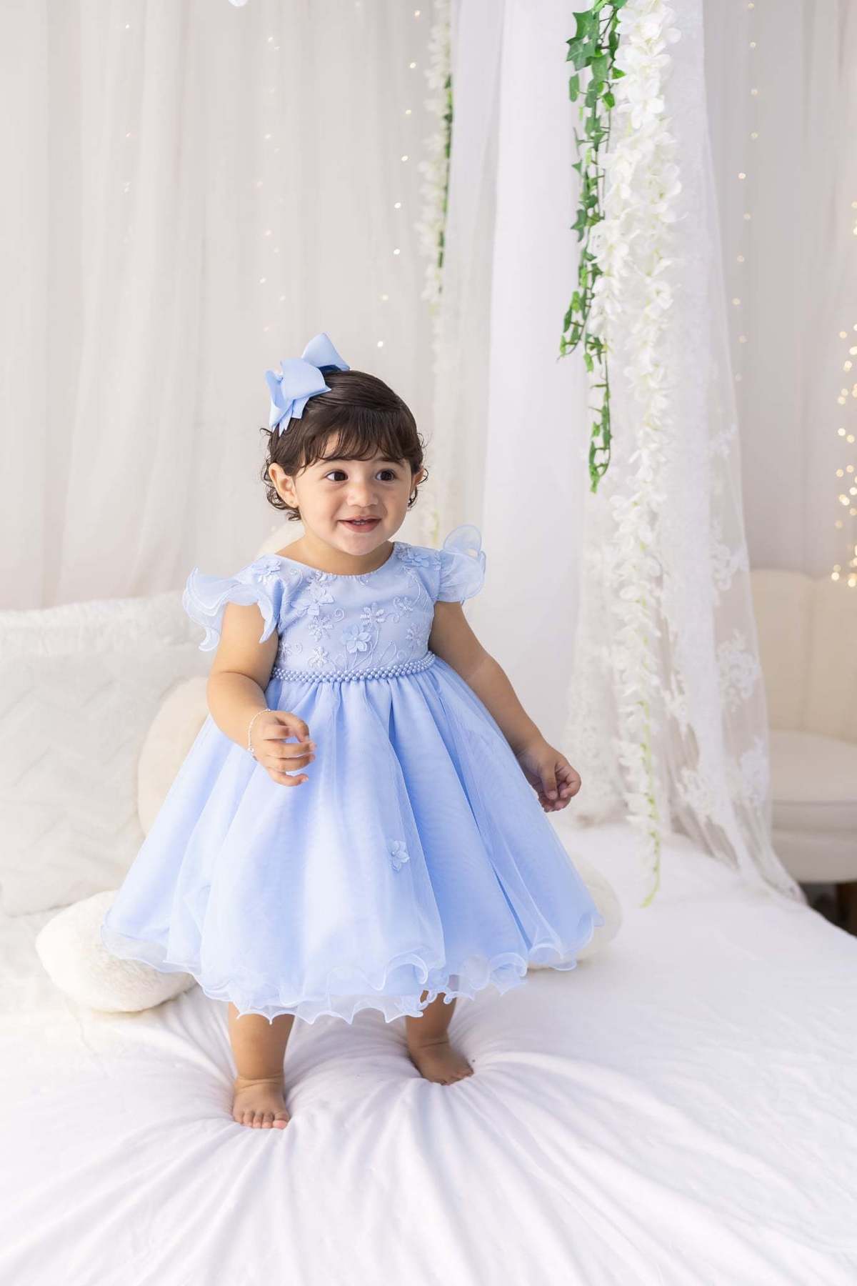 Ensaio  smash the cake em estúdio. Fotografo em Londrina especializado em ensaios de bebes, família e crianças. Momento registrado pela fotografa Giscellayne.