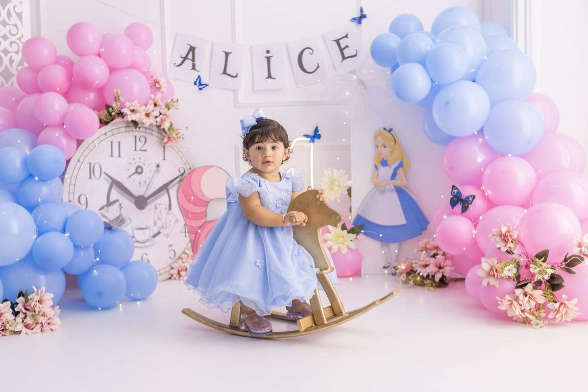 Ensaio  smash the cake em estúdio. Fotografo em Londrina especializado em ensaios de bebes, família e crianças. Momento registrado pela fotografa Giscellayne.