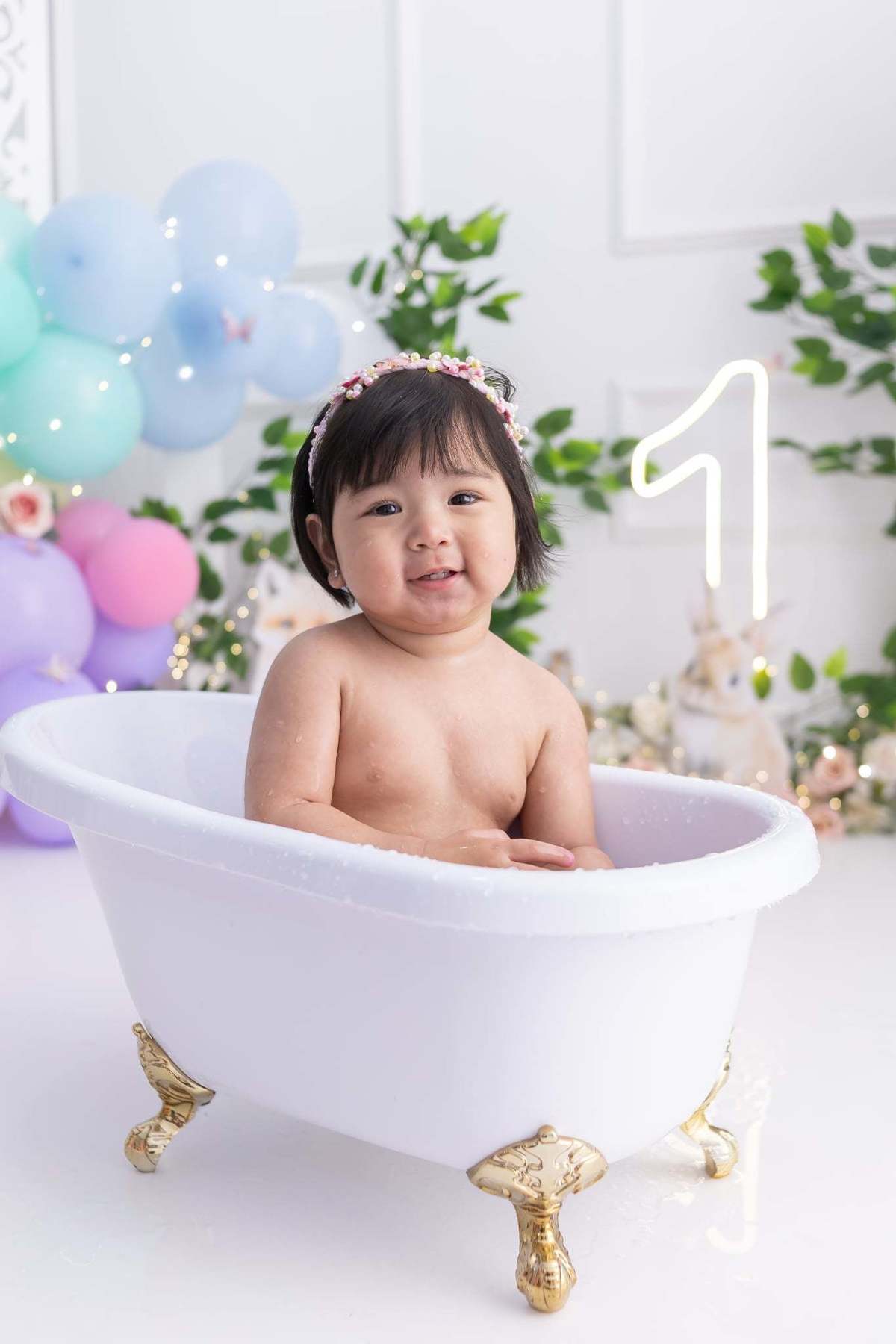 Ensaio smash the cake, cenário jardim secreto com animais, ensaio com banheira, bolo e muito mais! Fotógrafa em Londrina especialista em ensaios com bebês e sessões de aniversário. Estúdio Gy fotografia 