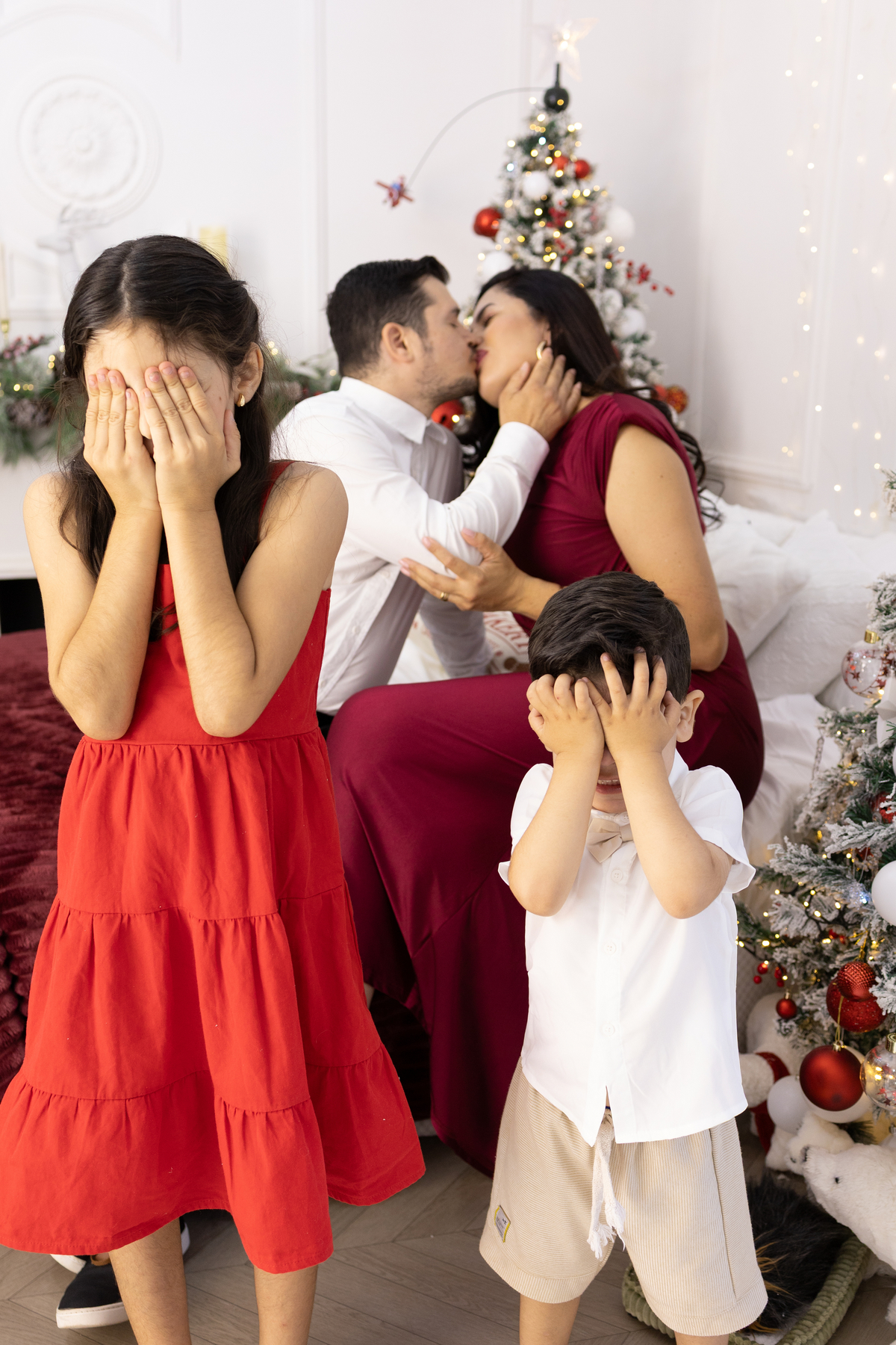 Cenario quarto do papai noel em Londrina-PR, ensaio de natal. Fotografo especializado em ensaios de natal. com direito a escrever a cartinha pro papai noel
