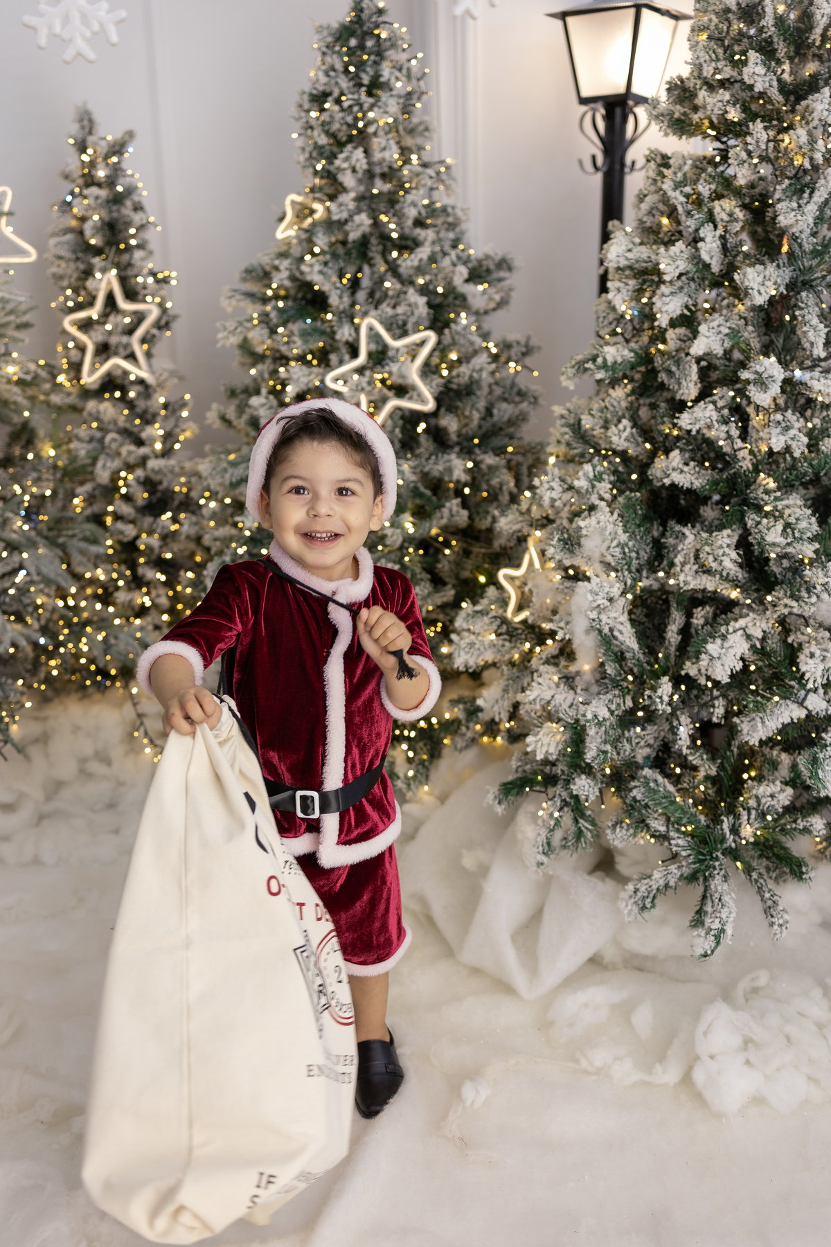 Cenario neve em Londrina-PR, ensaio de natal. Fotografo especializado em ensaios de natal. com direito a escrever a cartinha pro papai noel
