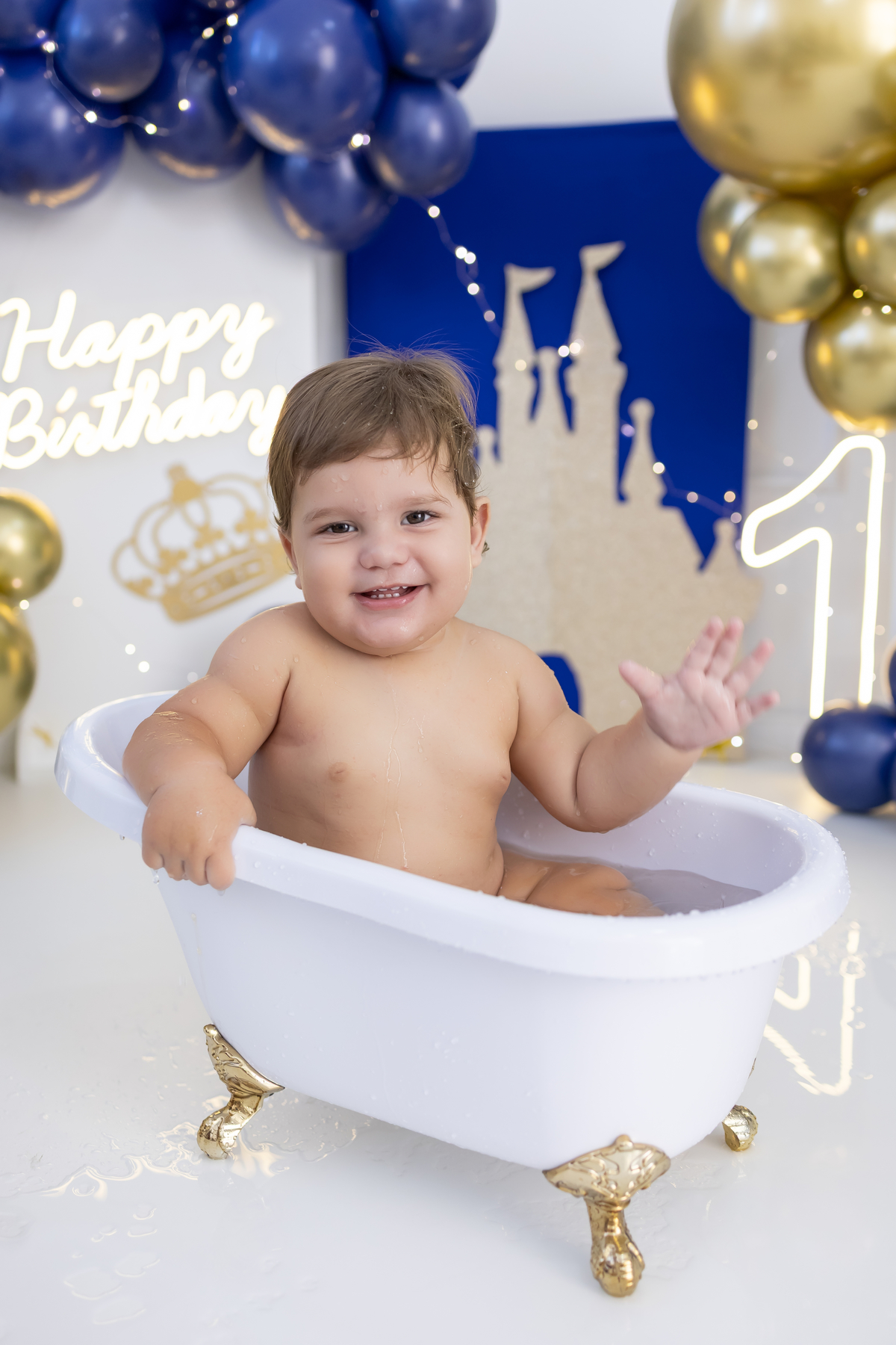 Smash the cake no tema príncipe. Fotografo em londrina especializado em ensaios de bebês